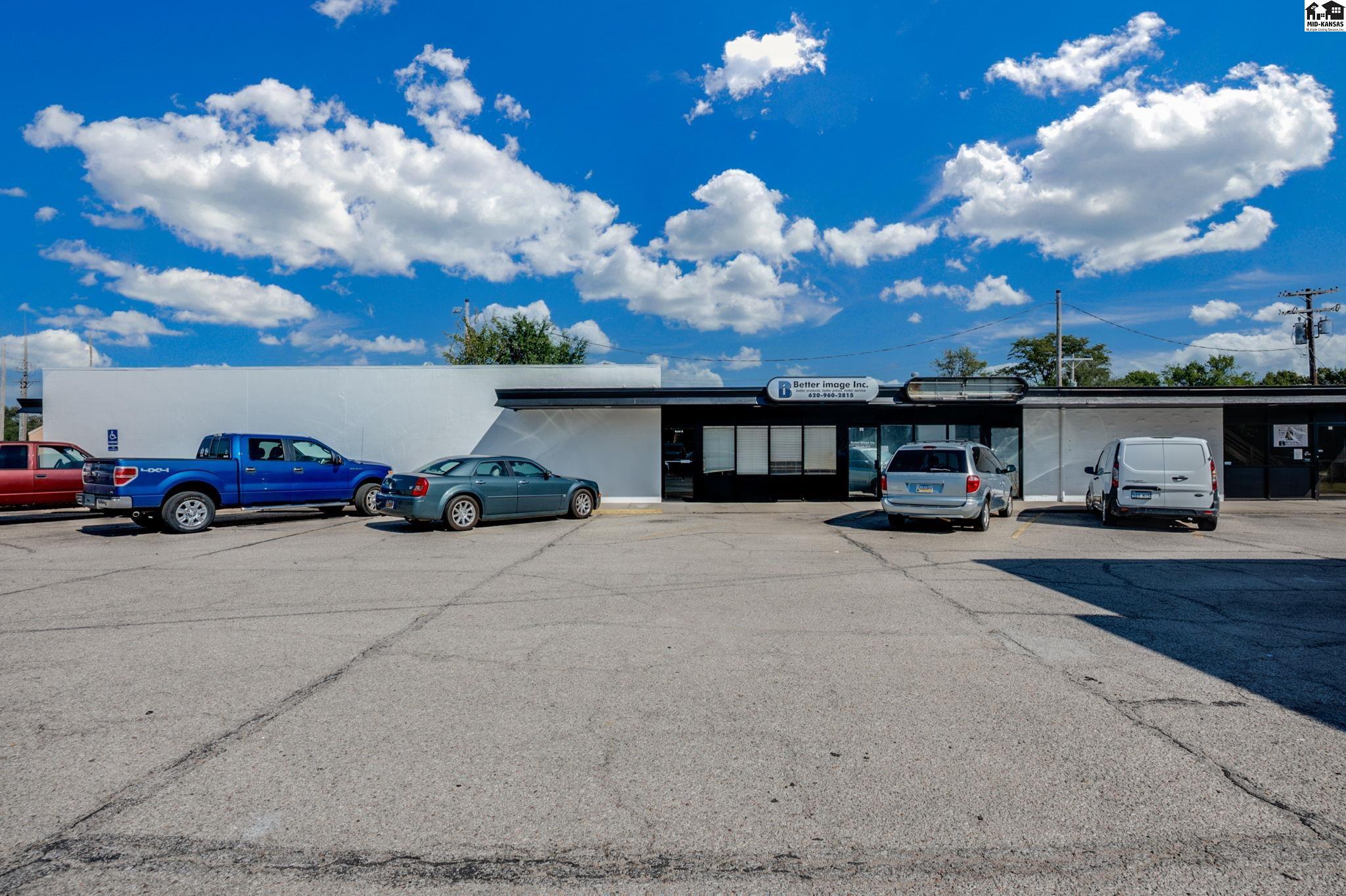 510 E 17th Avenue Hutchinson KS 67501