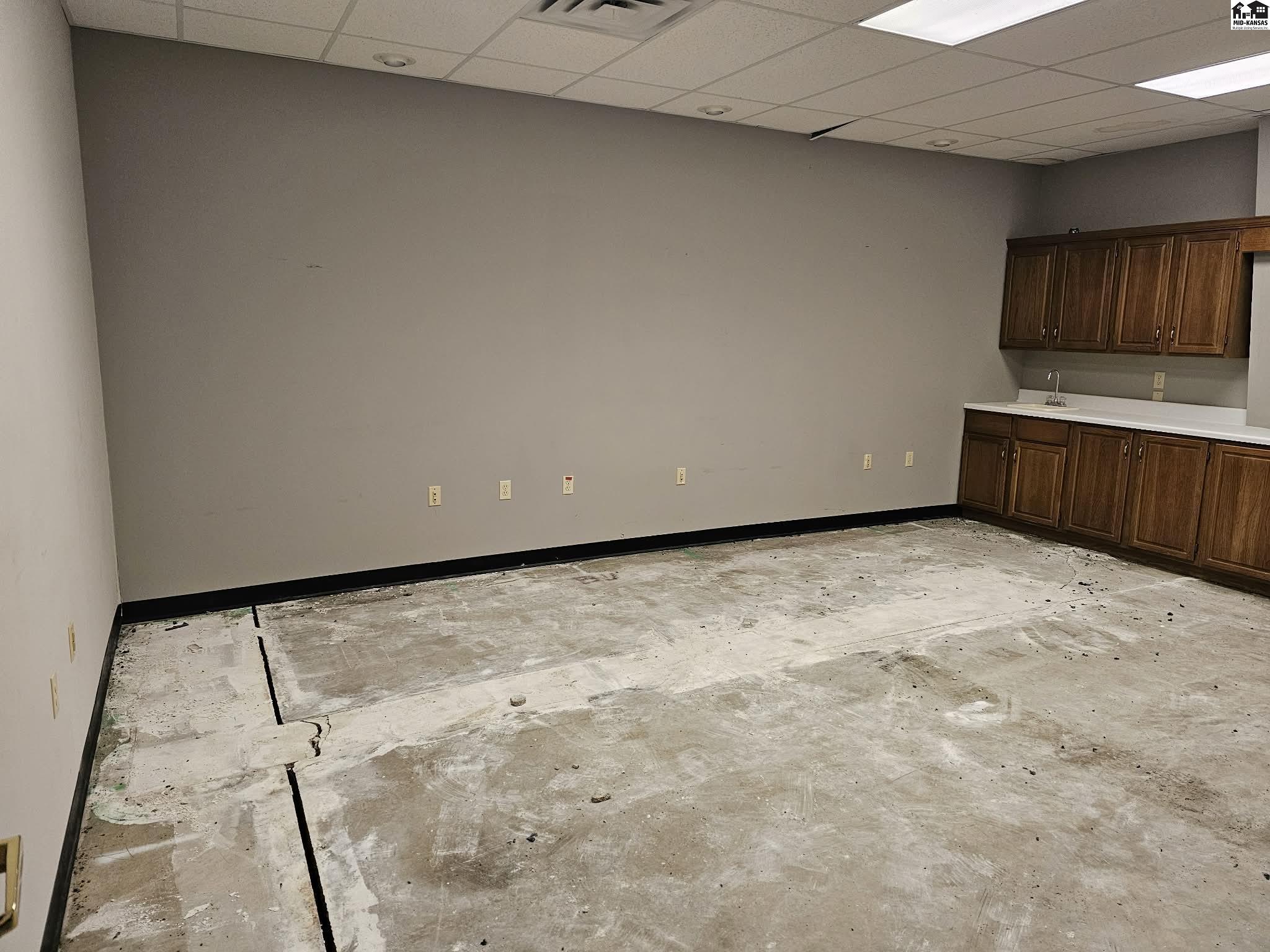 2611 E 17th Avenue Hutchinson KS 67501