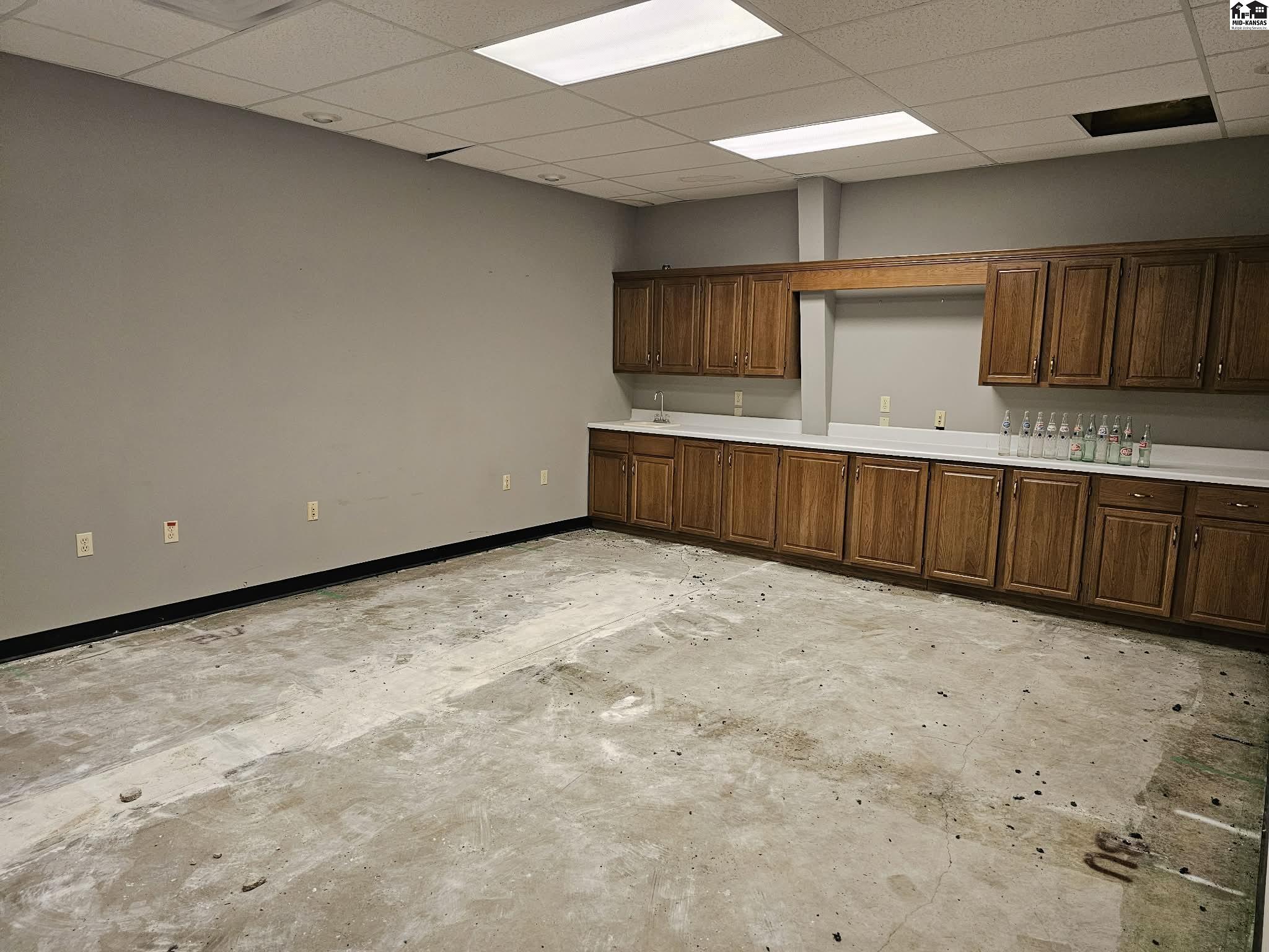 2611 E 17th Avenue Hutchinson KS 67501