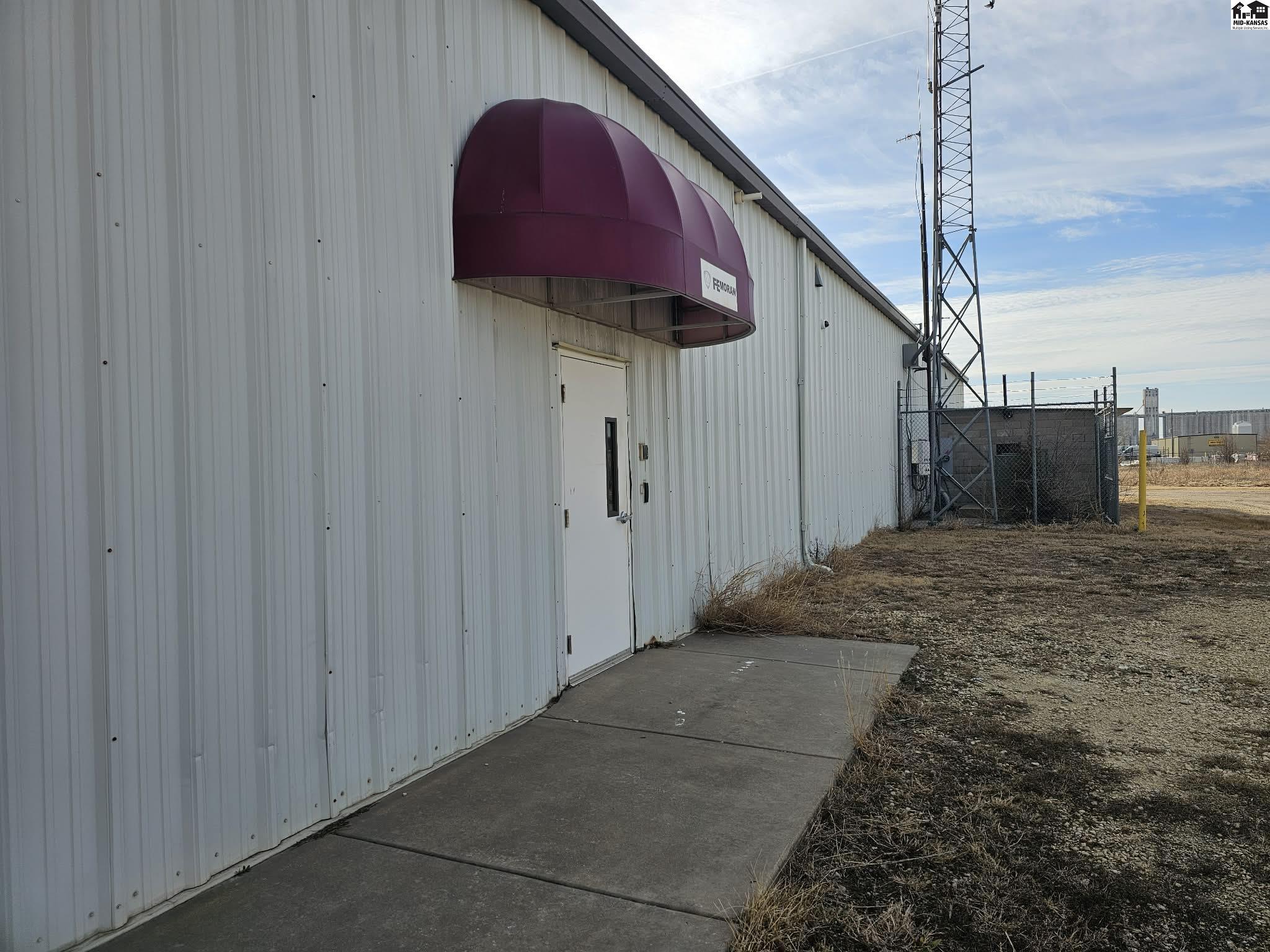 2611 E 17th Avenue Hutchinson KS 67501