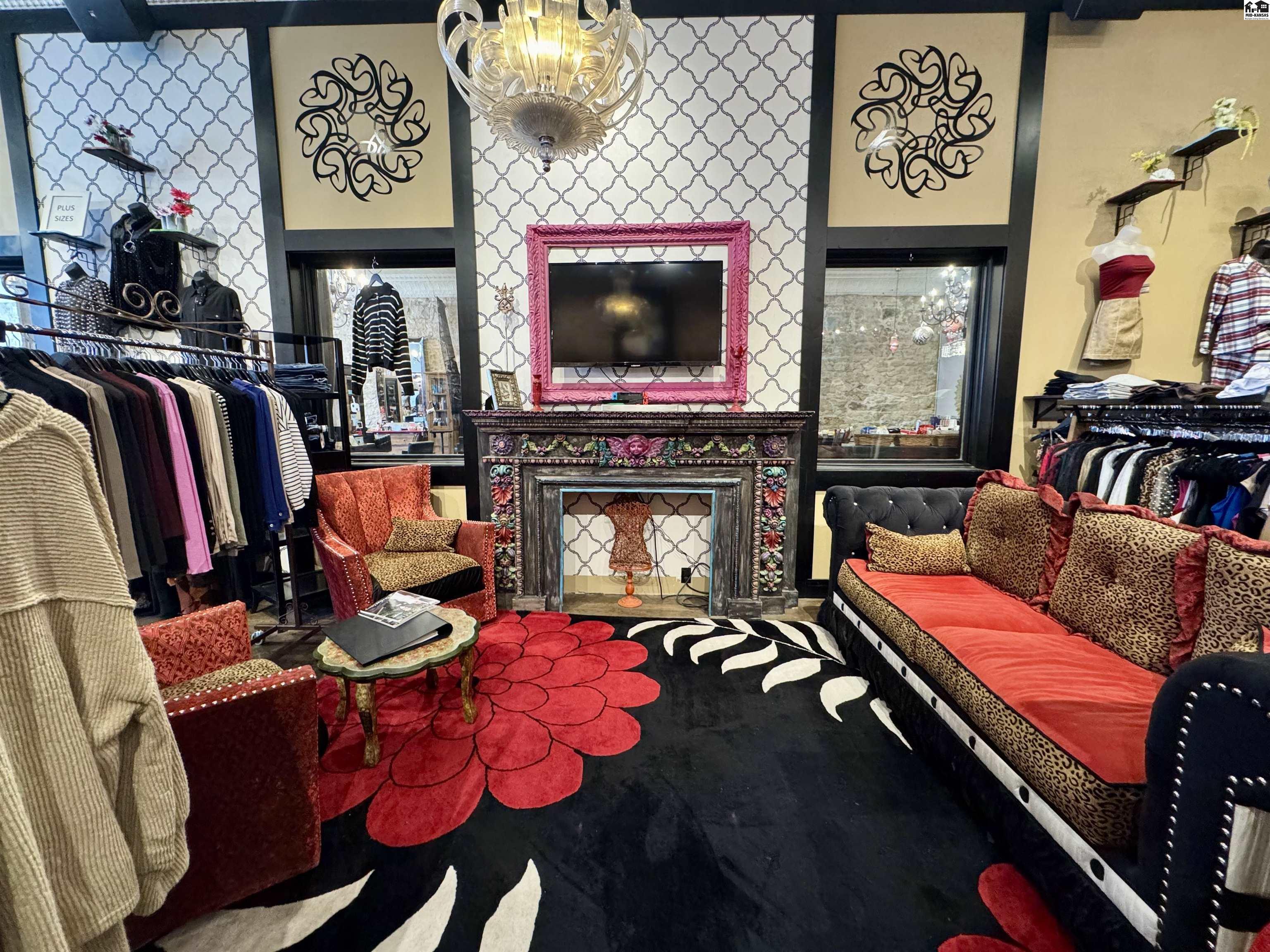 16 S Main Street Hutchinson KS 67501