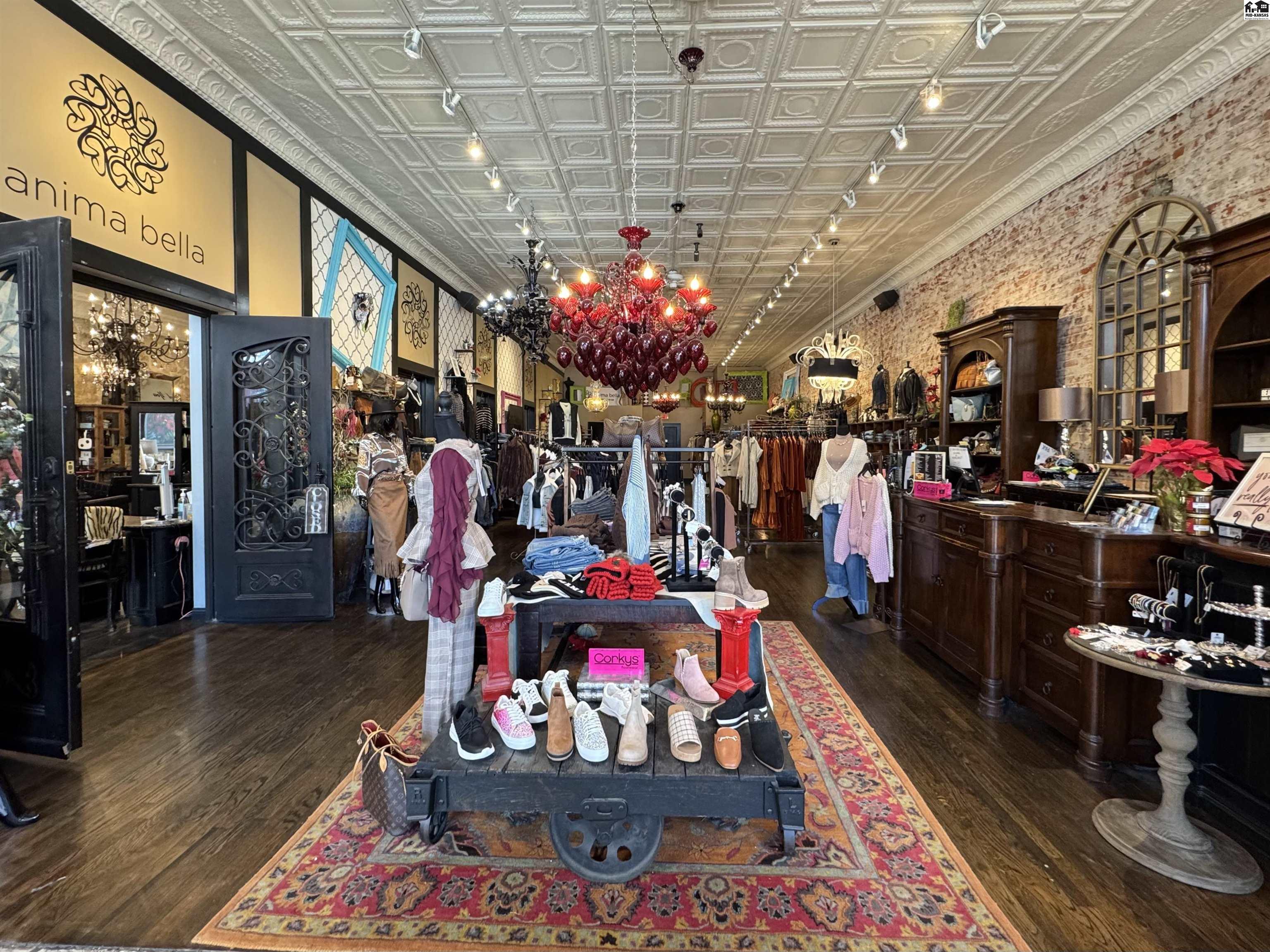 16 S Main Street Hutchinson KS 67501