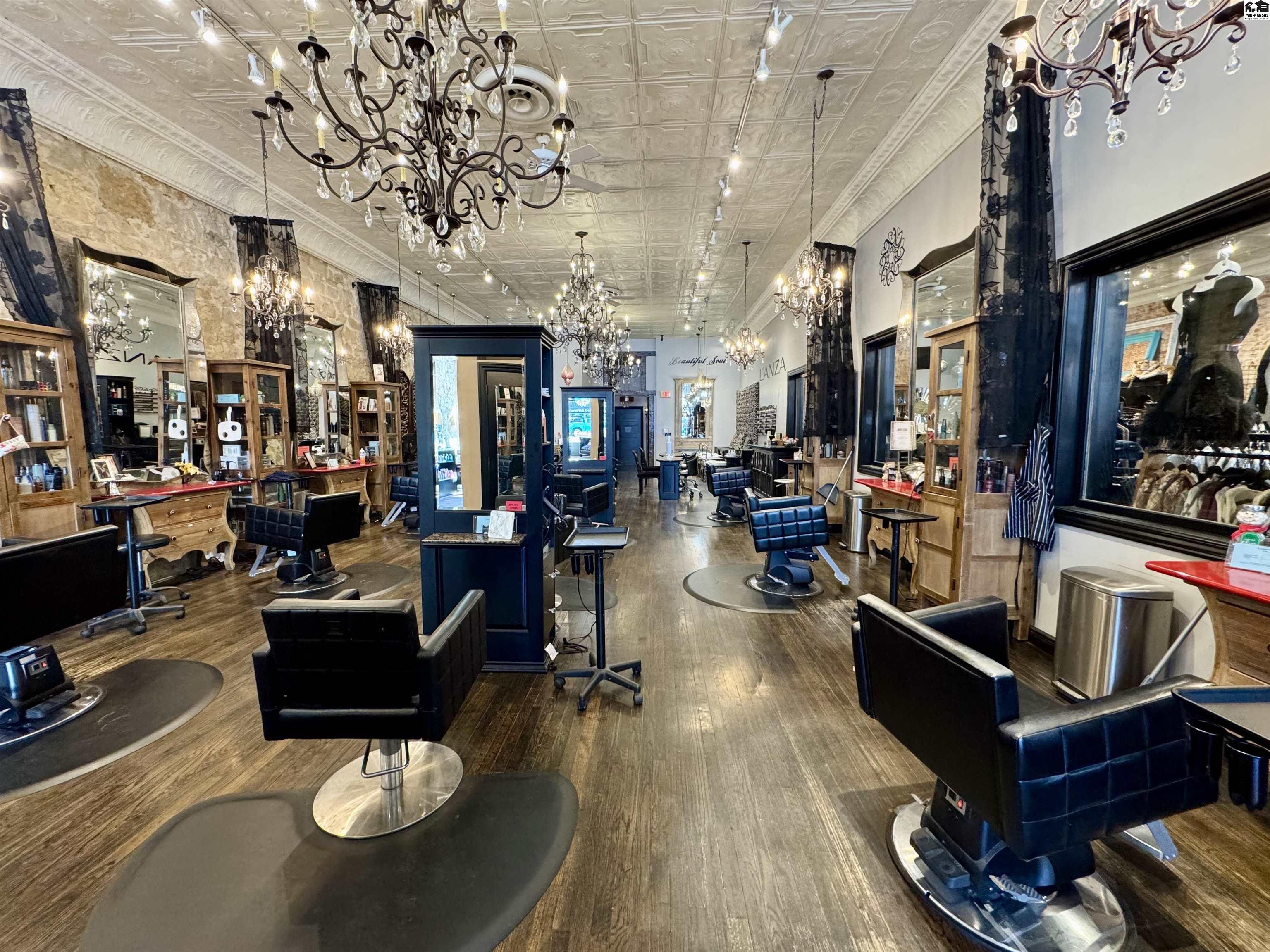 16 S Main Street Hutchinson KS 67501