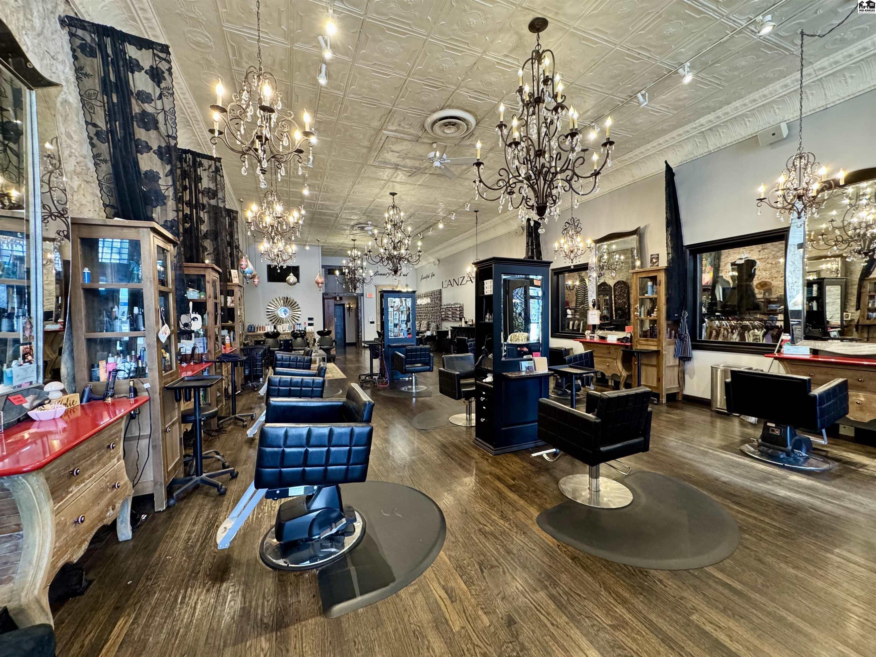 16 S Main Street Hutchinson KS 67501