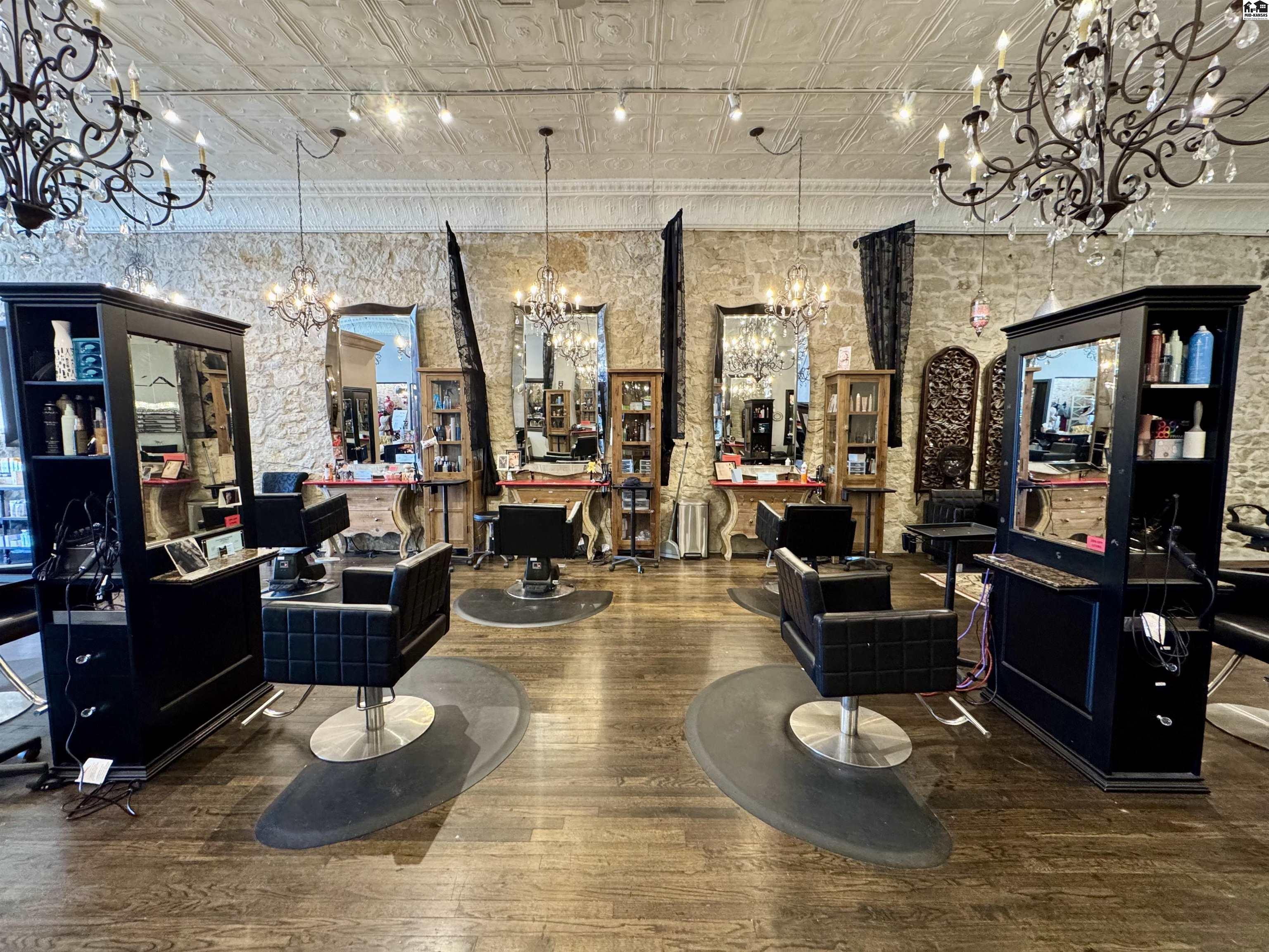 16 S Main Street Hutchinson KS 67501