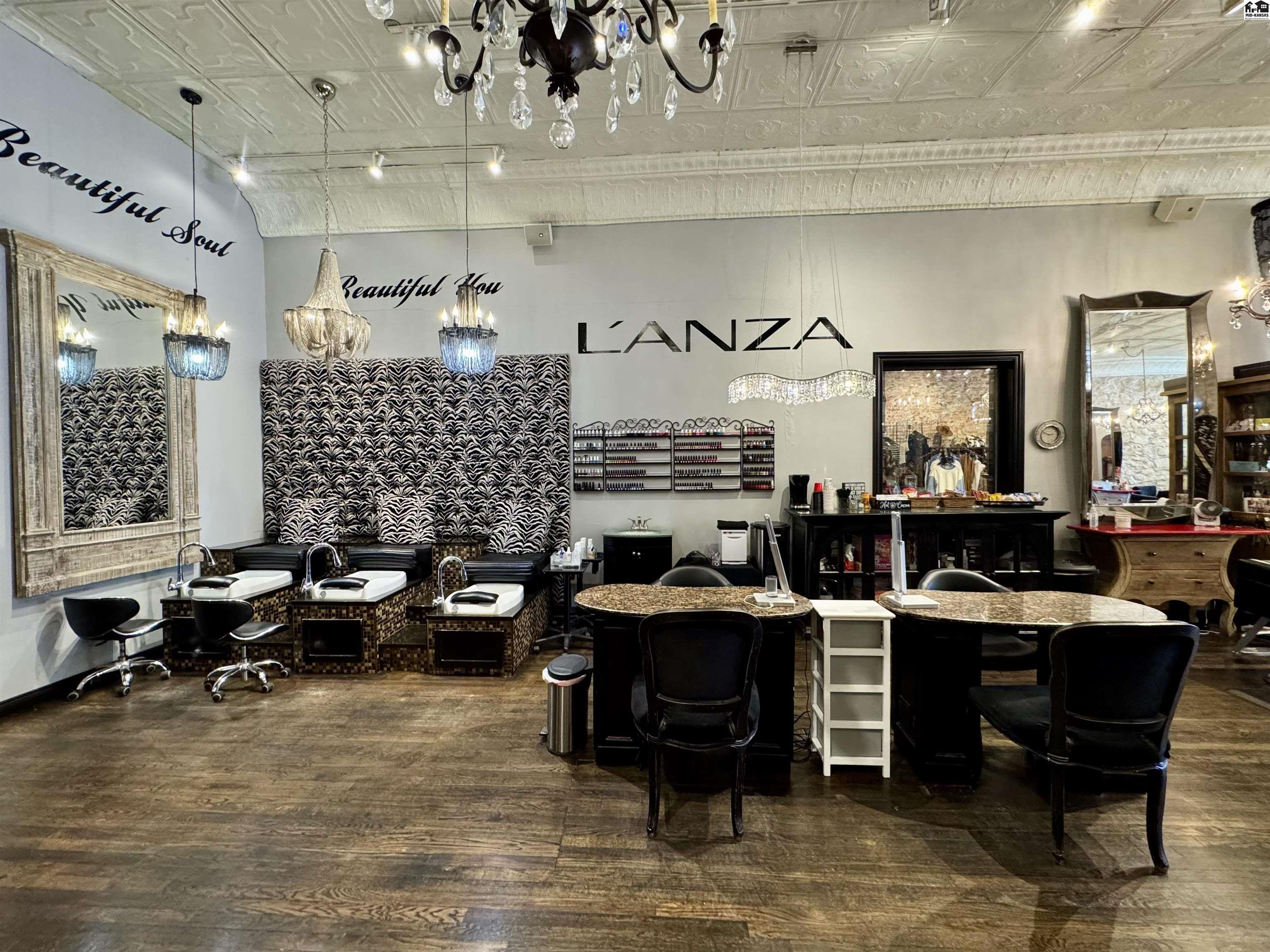 16 S Main Street Hutchinson KS 67501