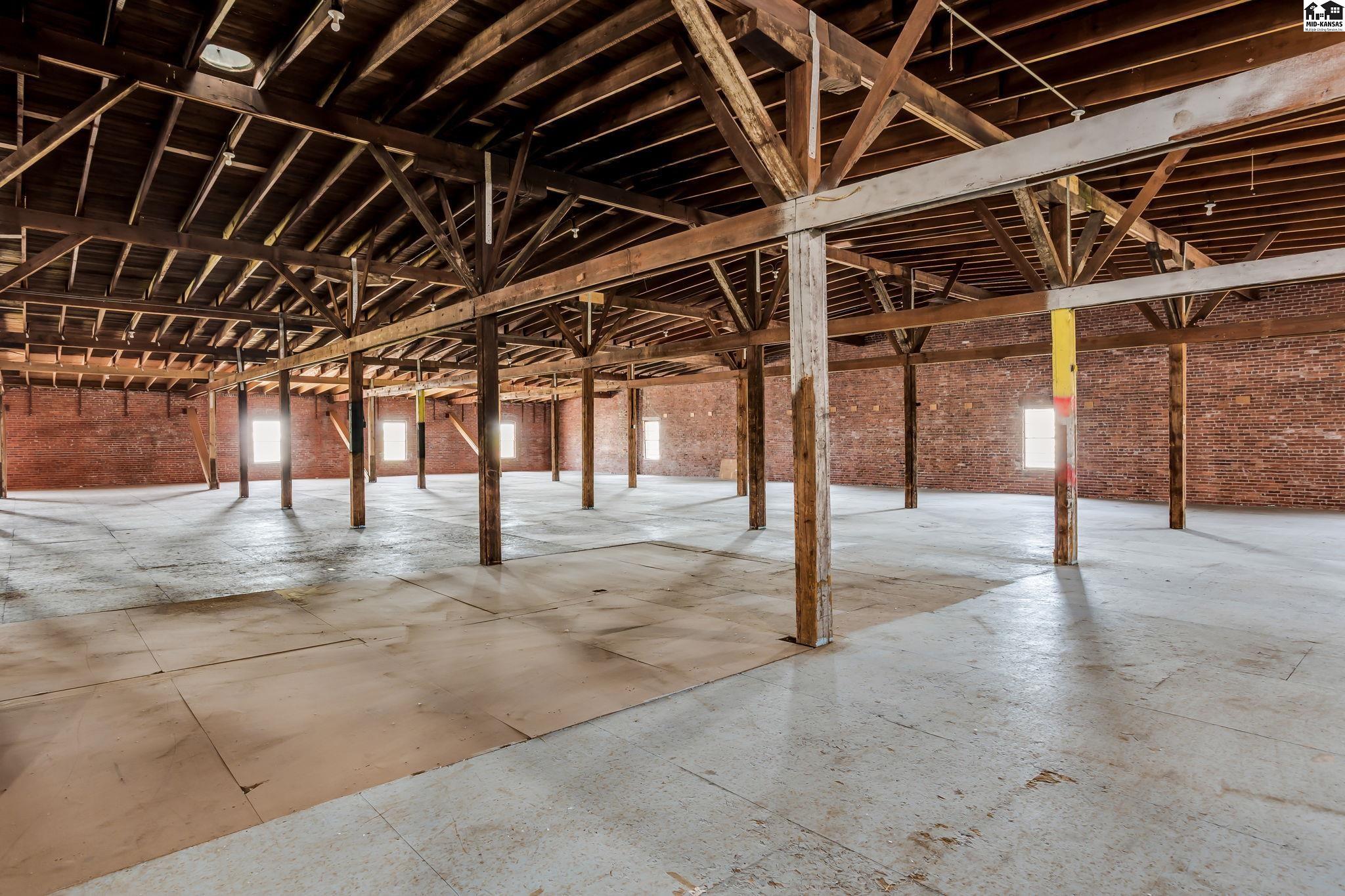 320 S Washigton Street Hutchinson KS 67501