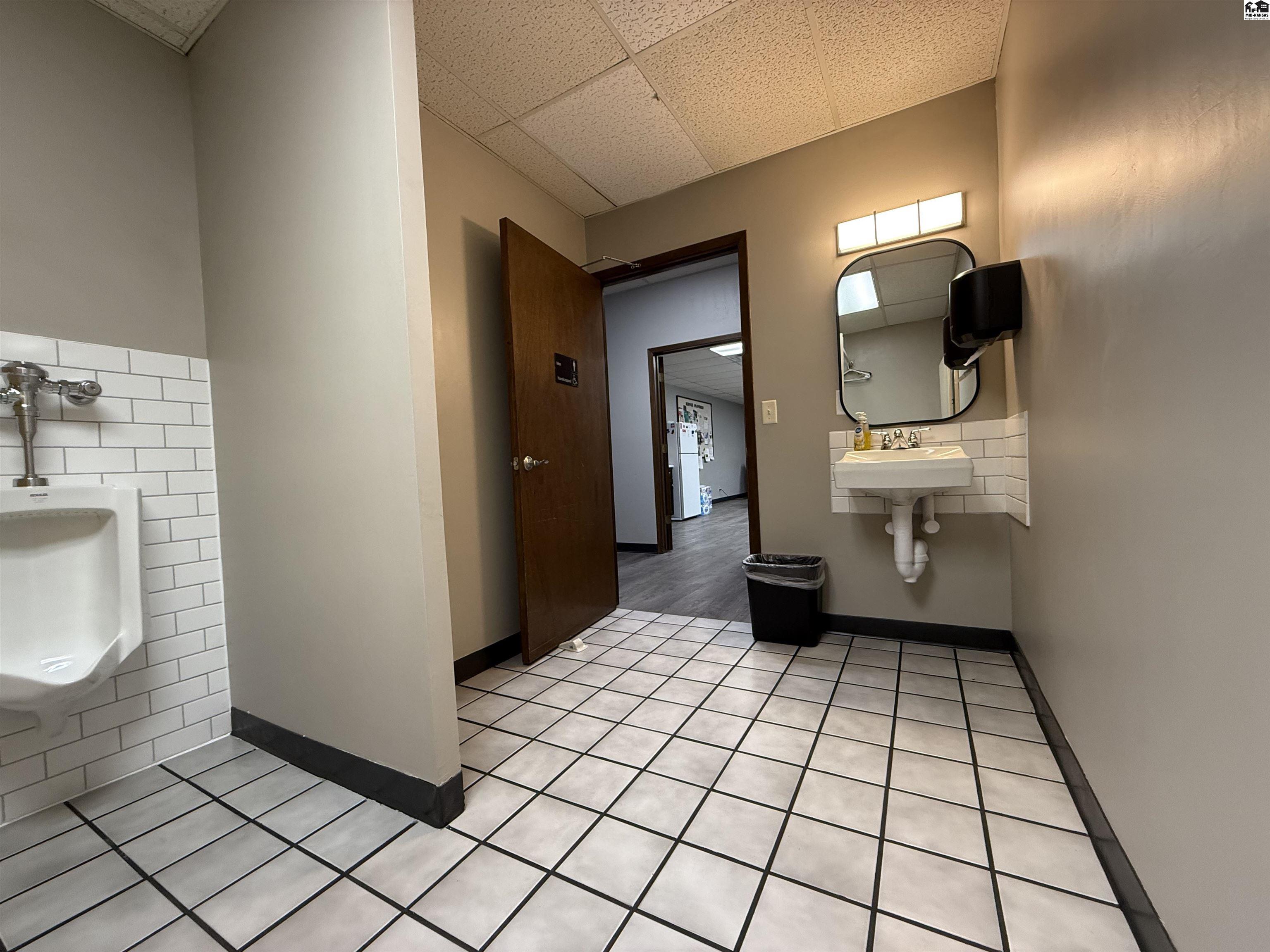 1009 N Main Street Hutchinson KS 67501