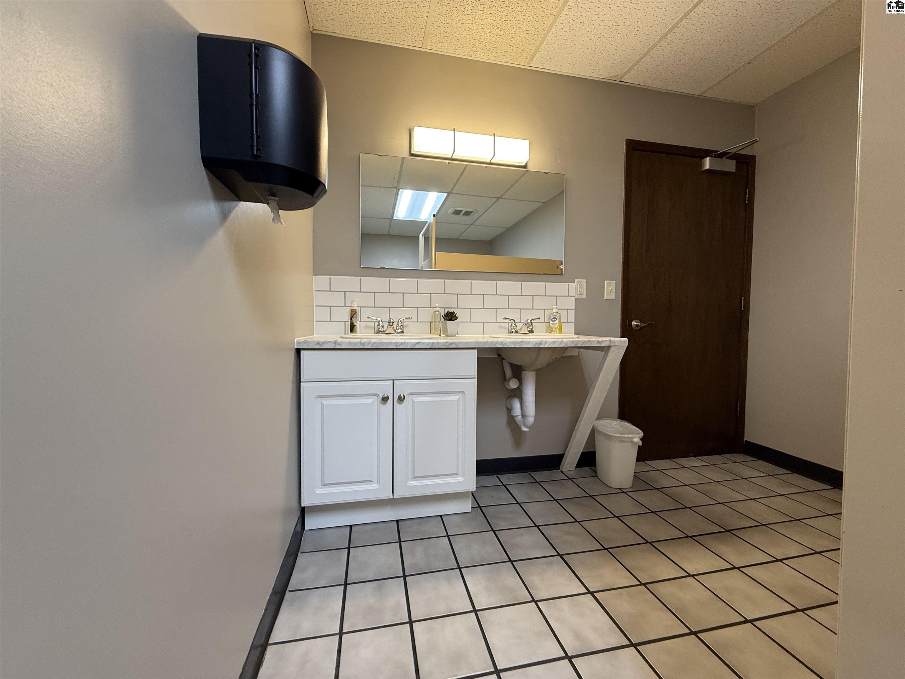 1009 N Main Street Hutchinson KS 67501