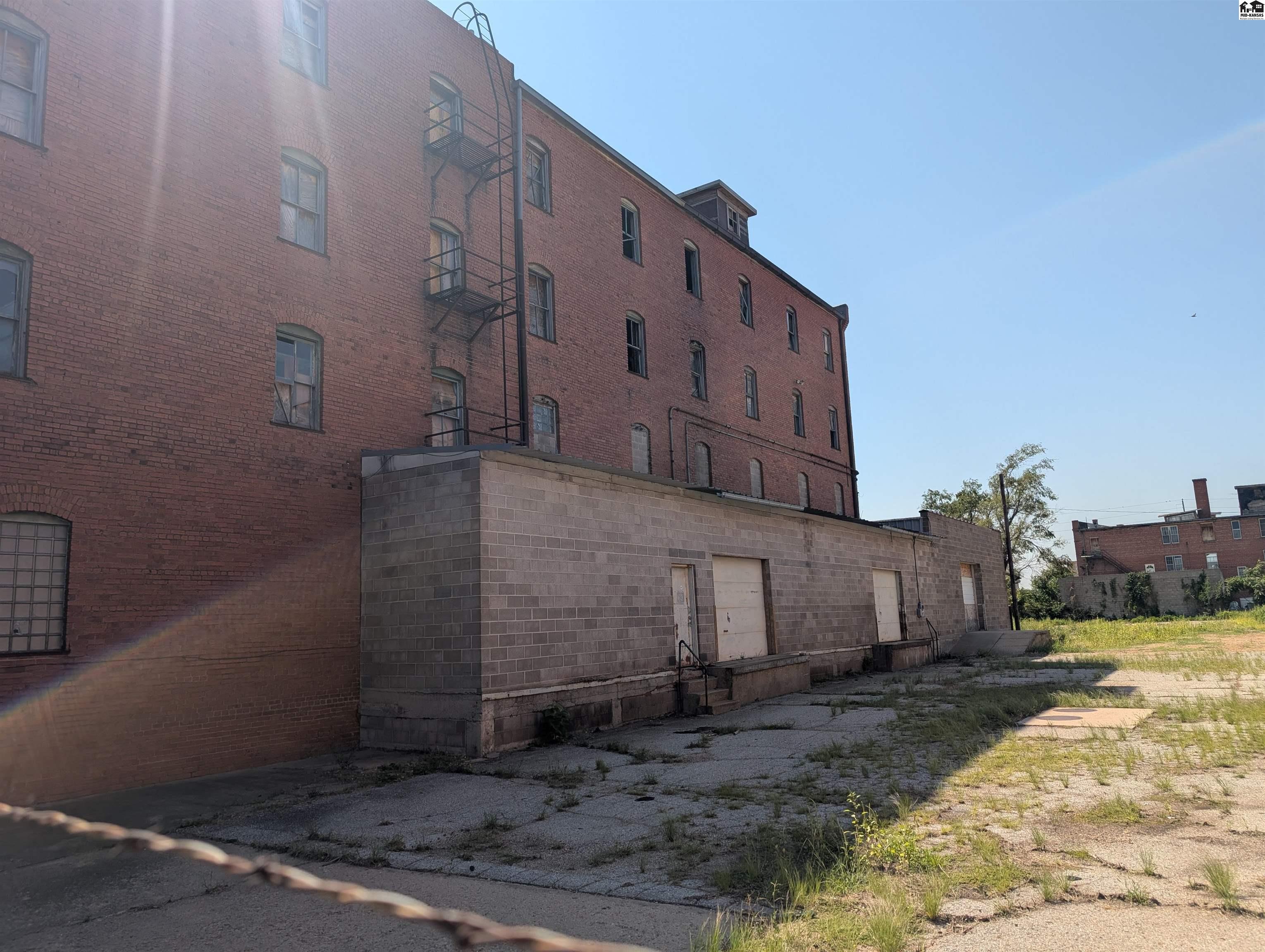 201 N Plum Street Hutchinson KS 67501