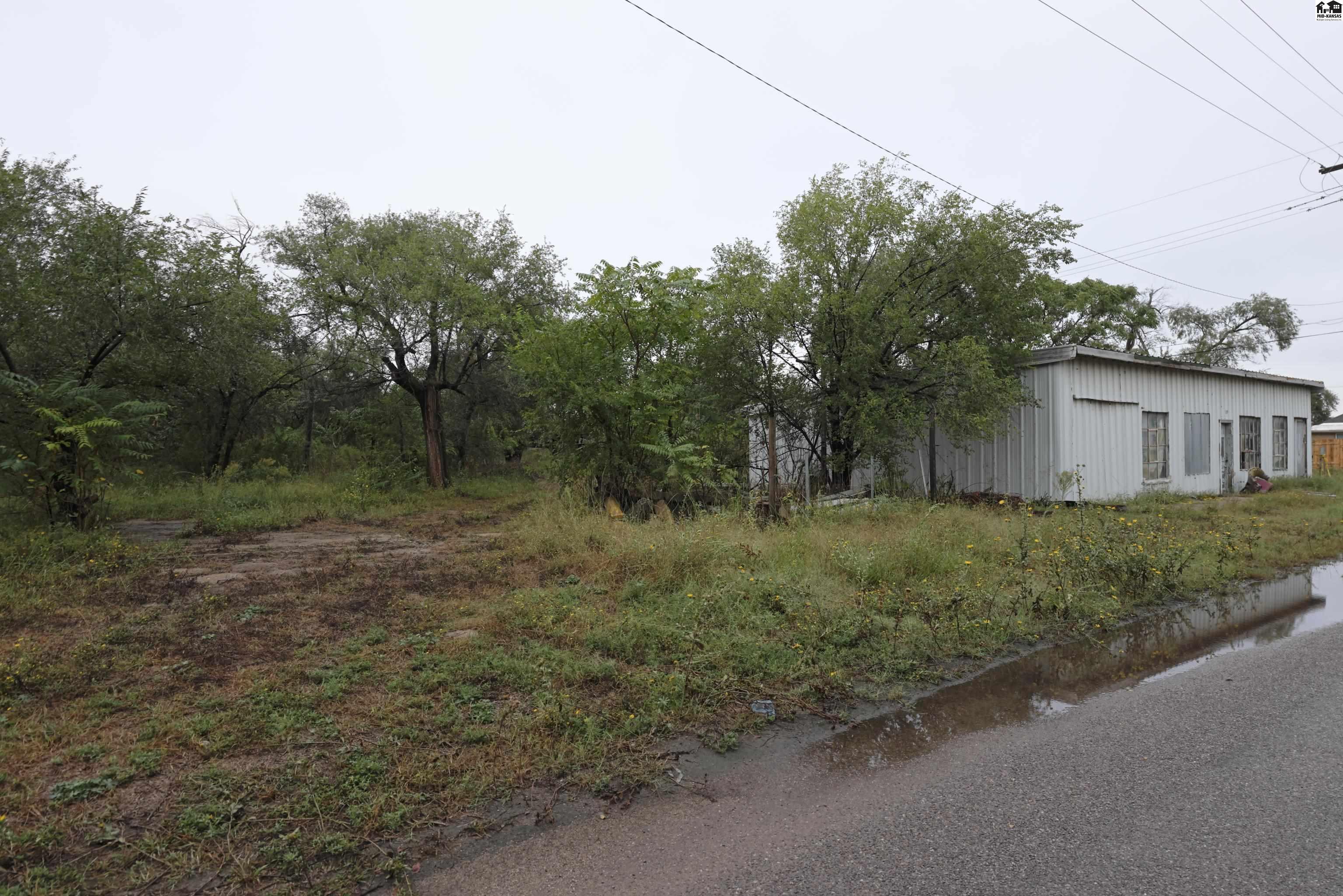 619 S Adams Street Hutchinson KS 67501