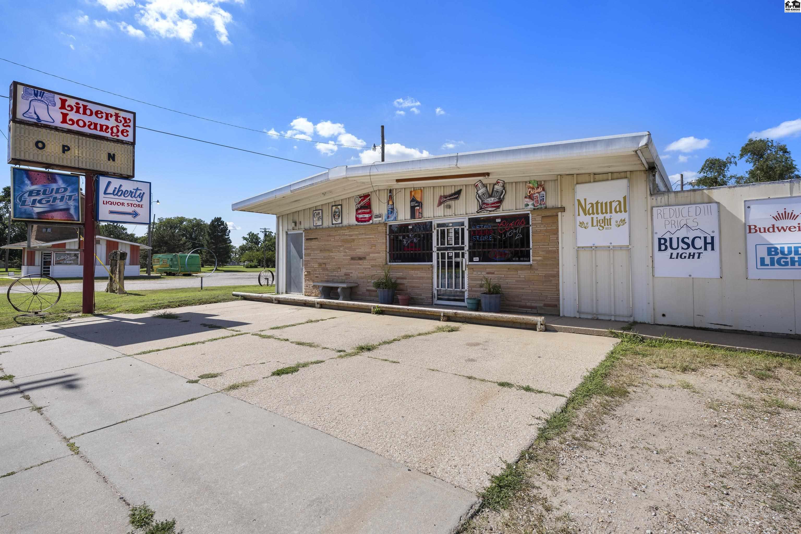 2106 E 4th Avenue Hutchinson KS 67501