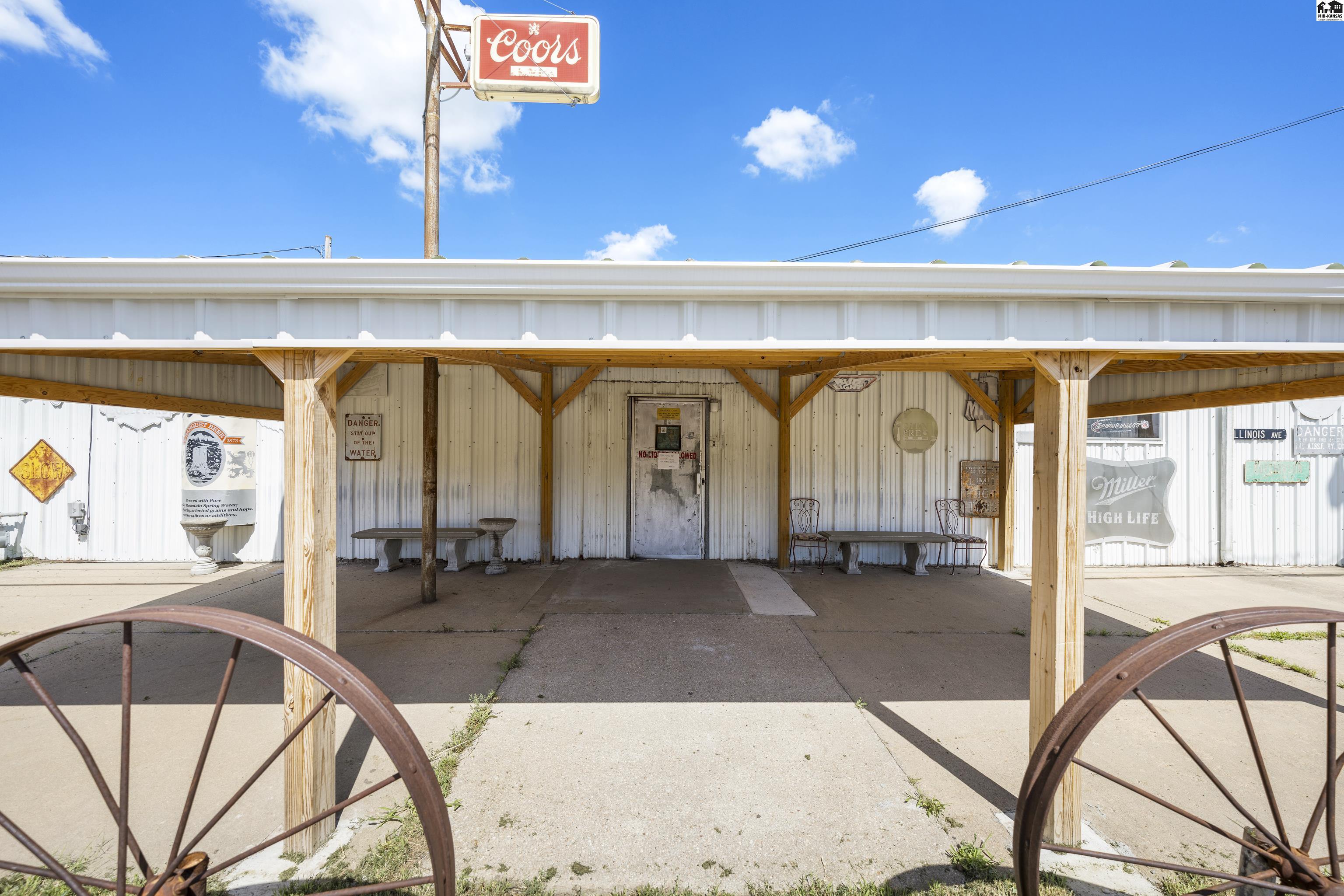 2106 E 4th Avenue Hutchinson KS 67501