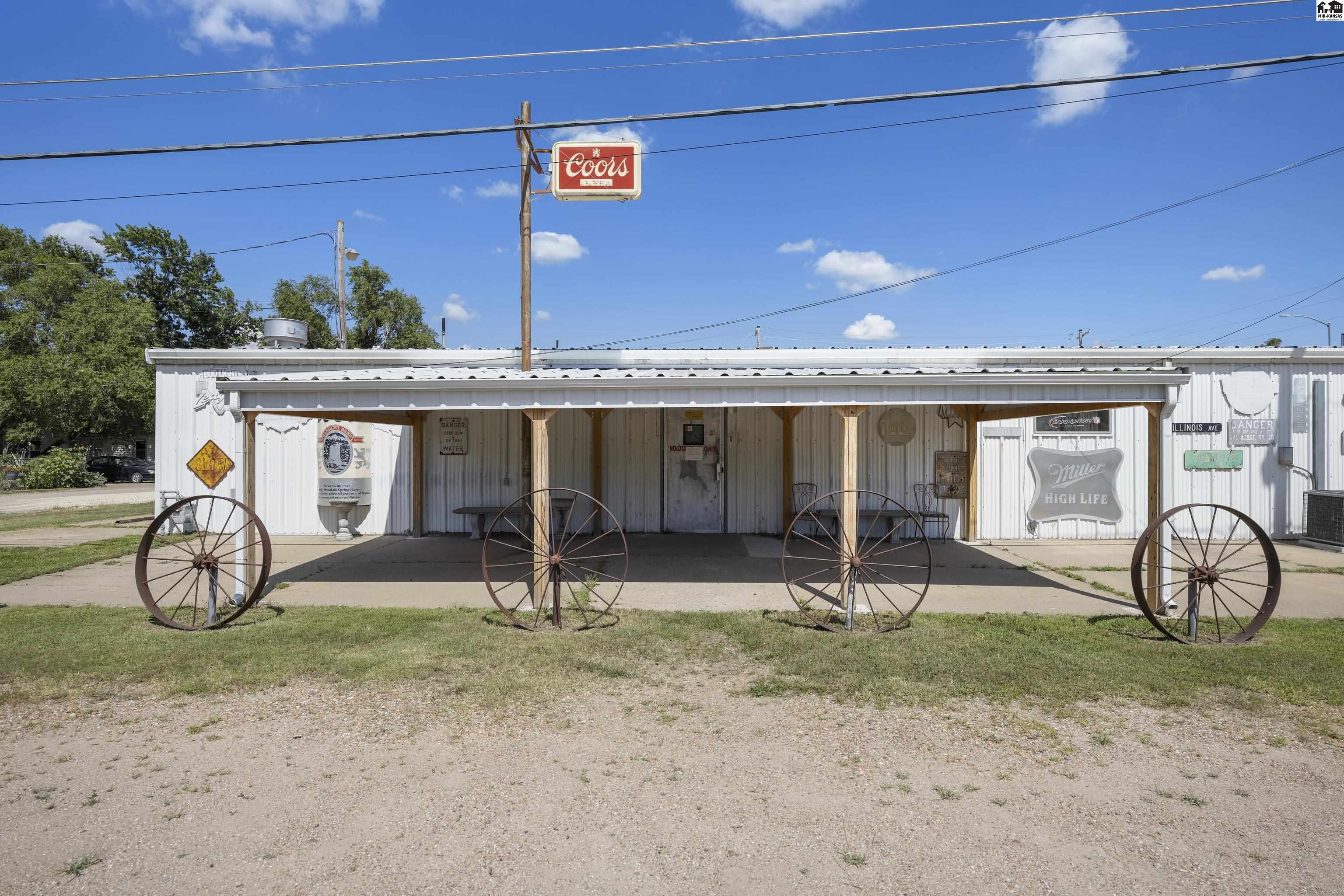 2106 E 4th Avenue Hutchinson KS 67501