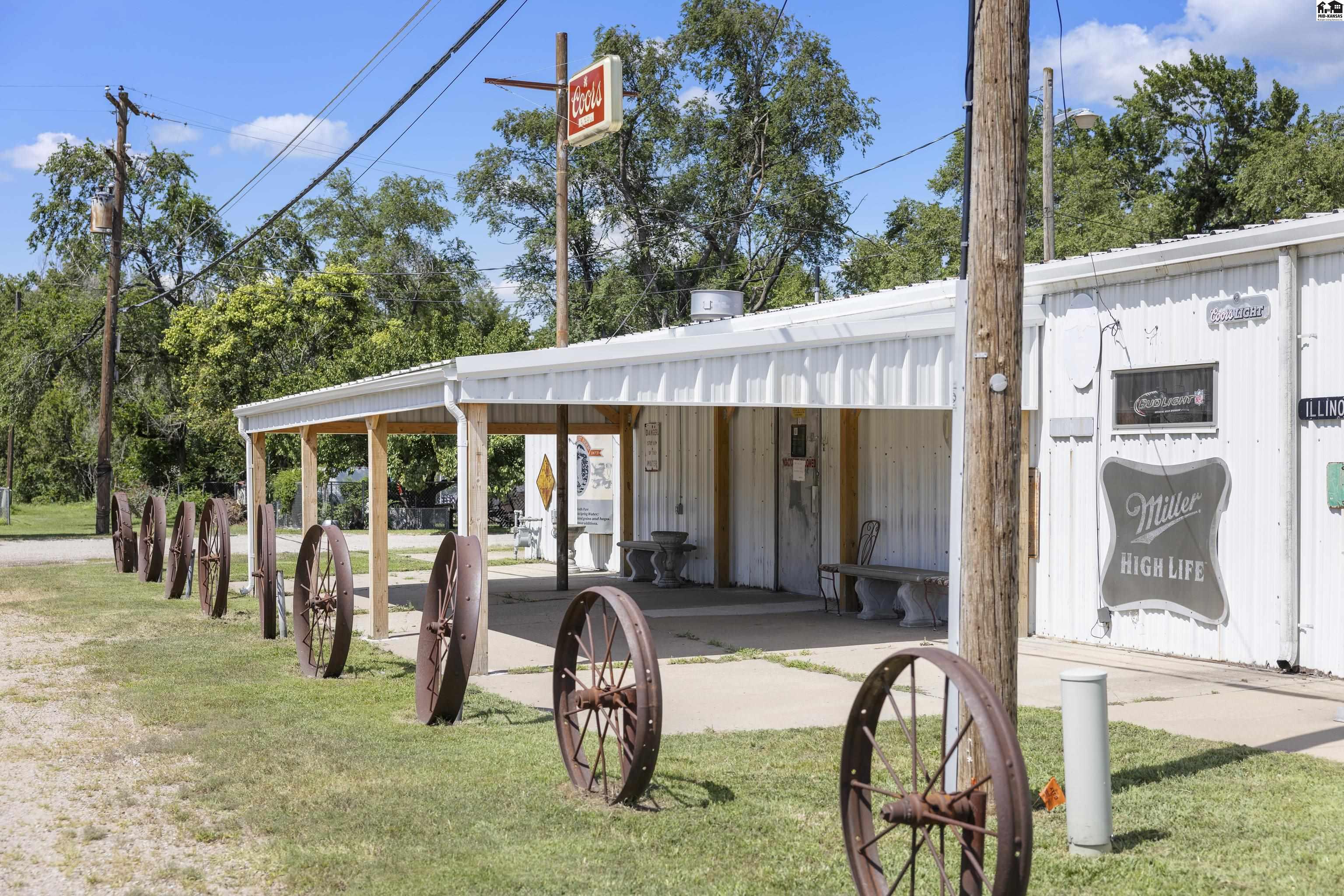 2106 E 4th Avenue Hutchinson KS 67501