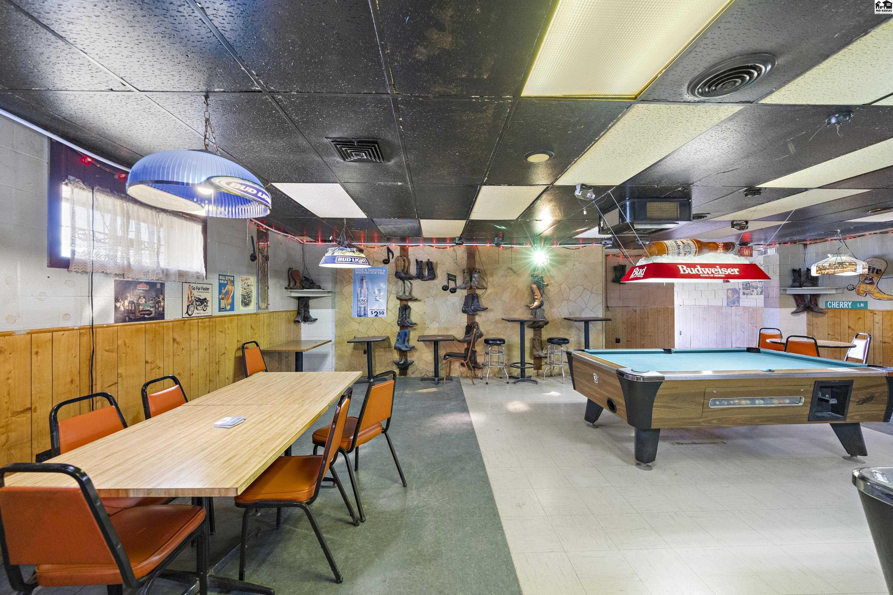 2106 E 4th Avenue Hutchinson KS 67501