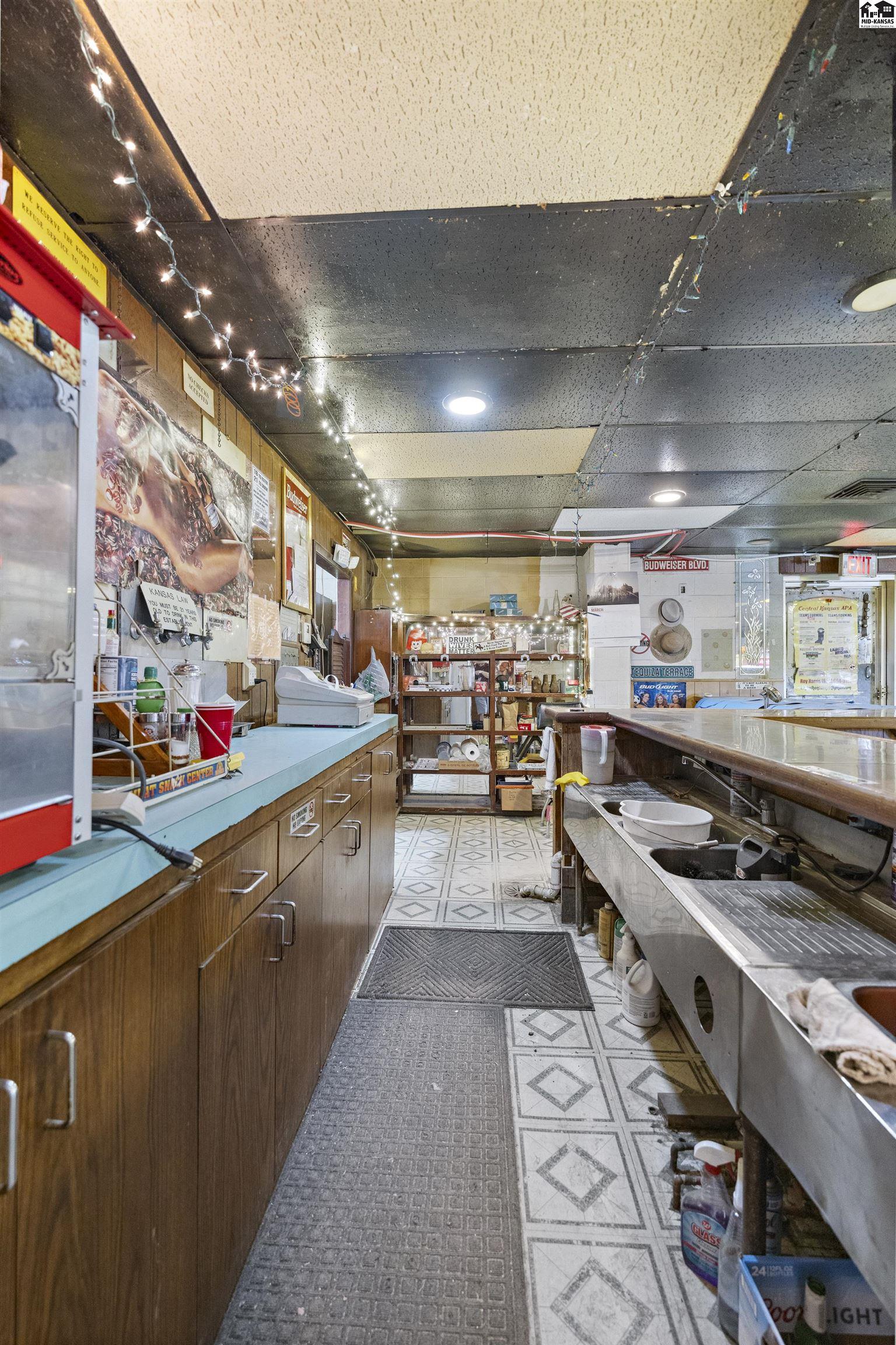 2106 E 4th Avenue Hutchinson KS 67501