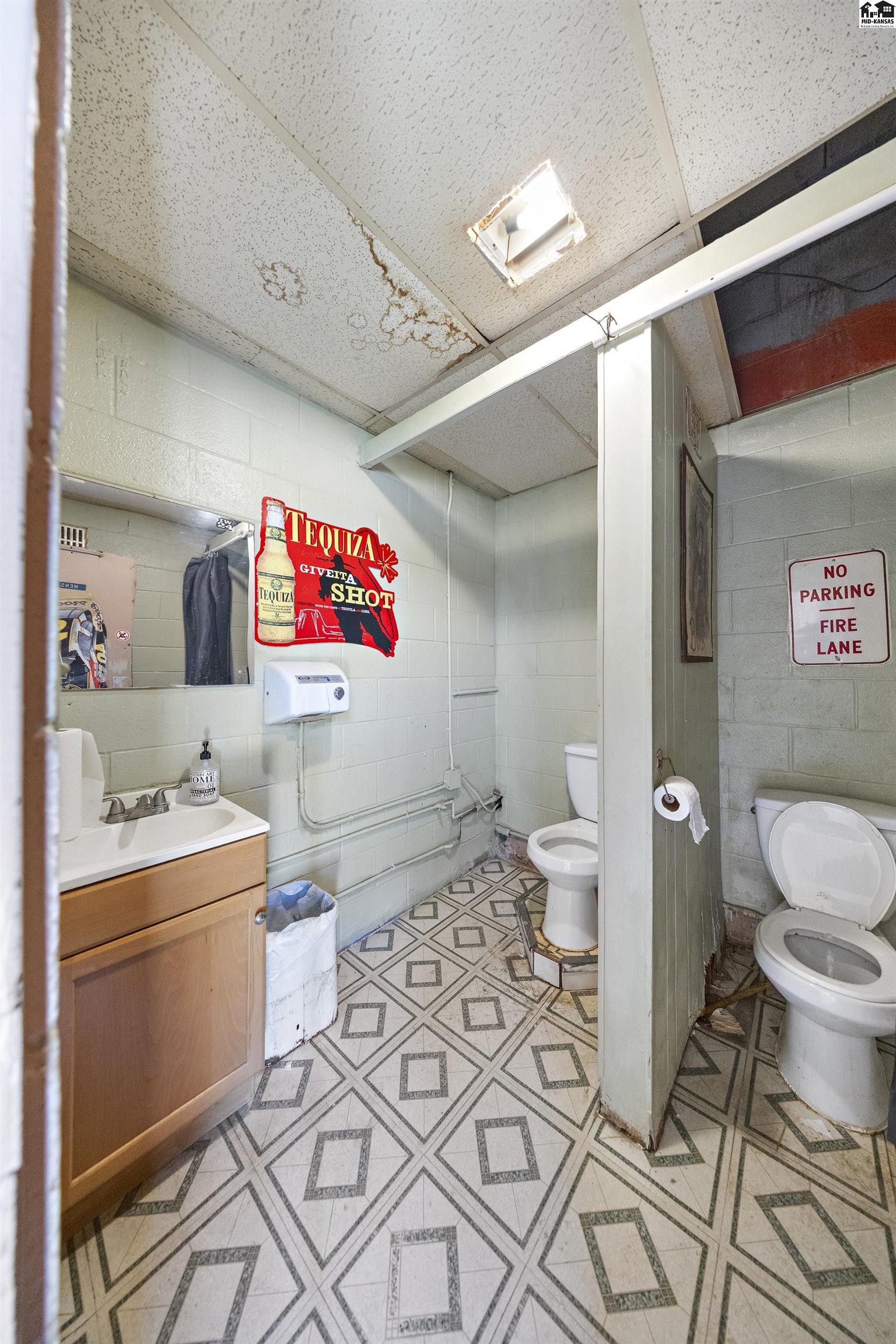 2106 E 4th Avenue Hutchinson KS 67501