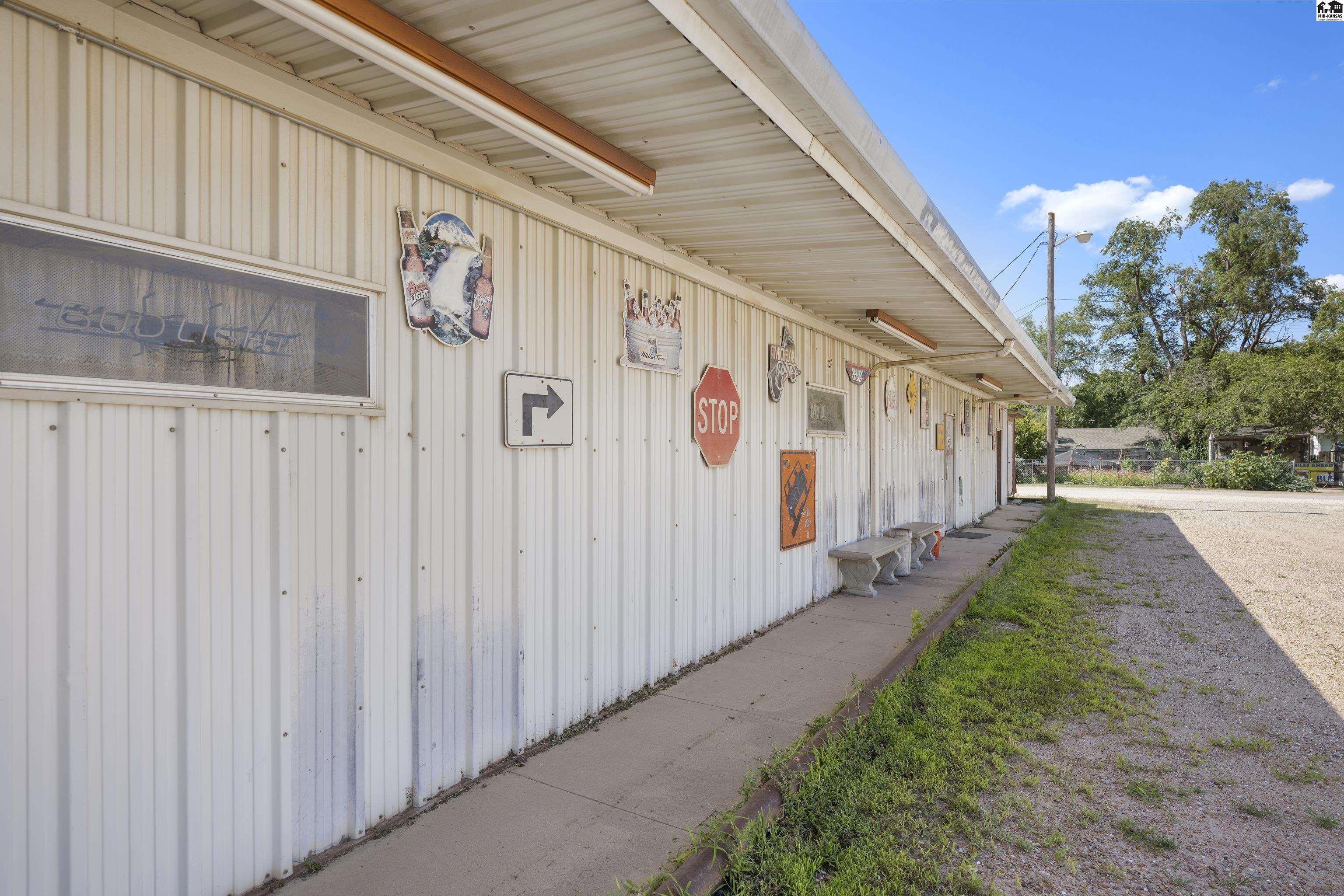 2106 E 4th Avenue Hutchinson KS 67501