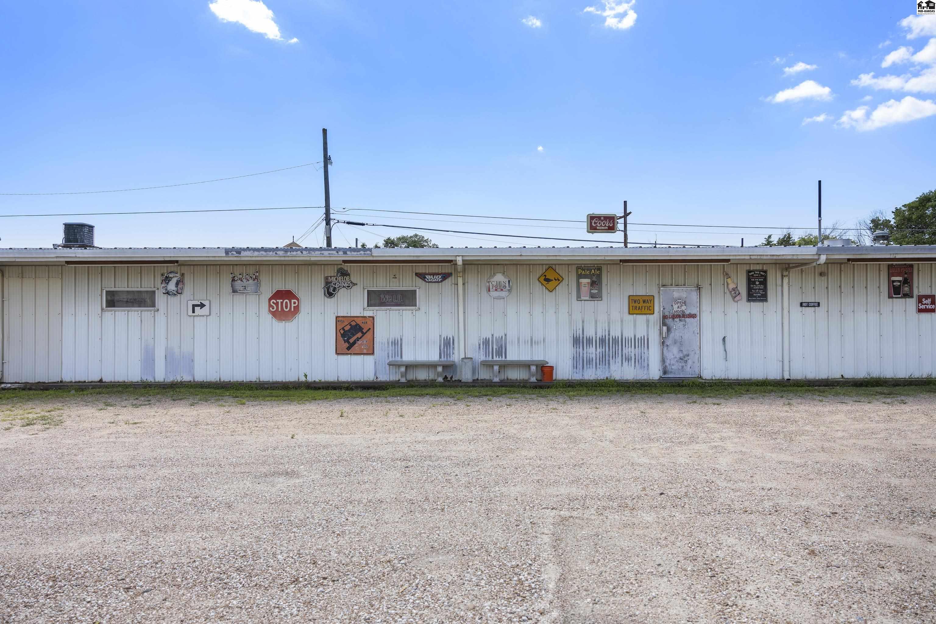 2106 E 4th Avenue Hutchinson KS 67501