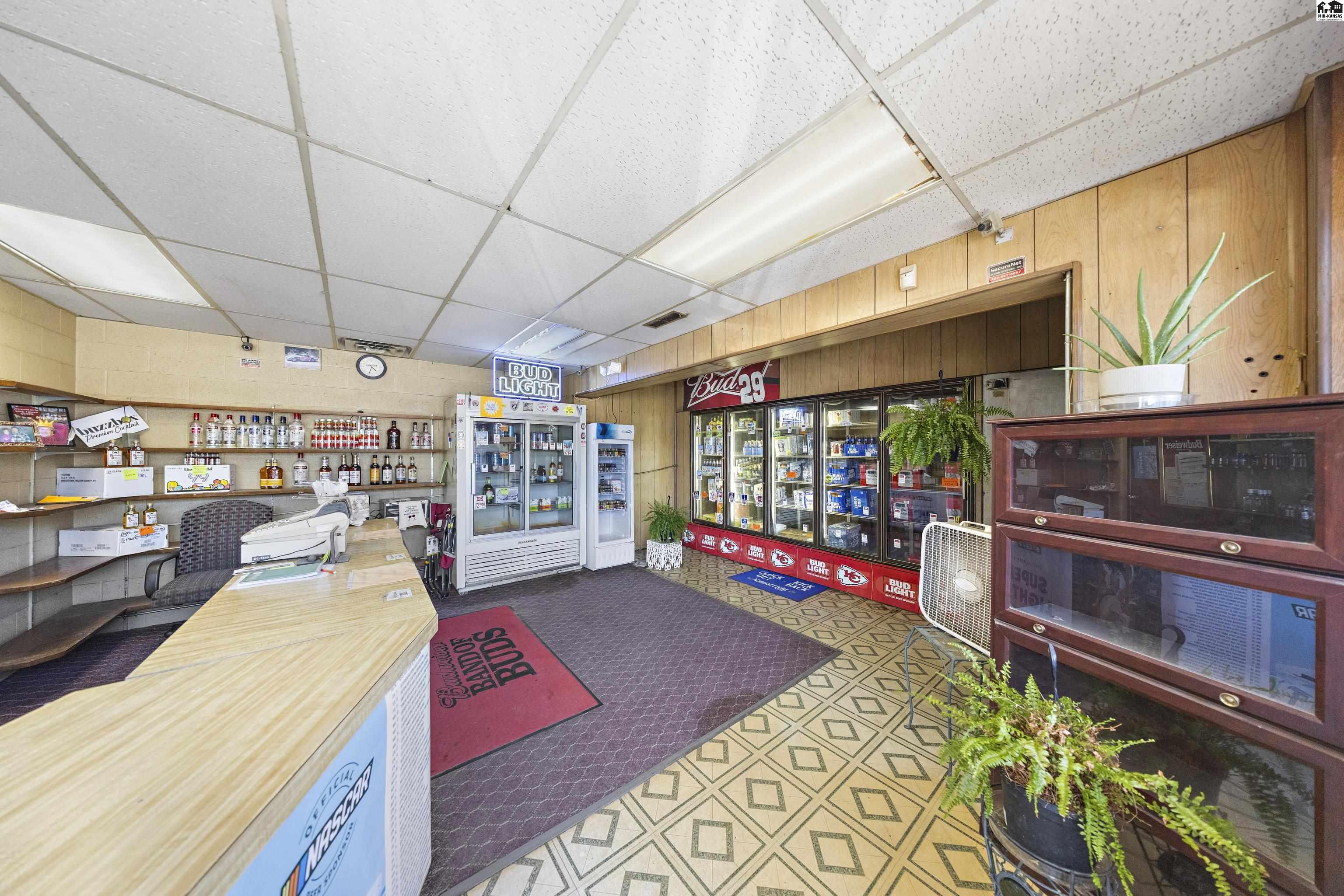 2106 E 4th Avenue Hutchinson KS 67501