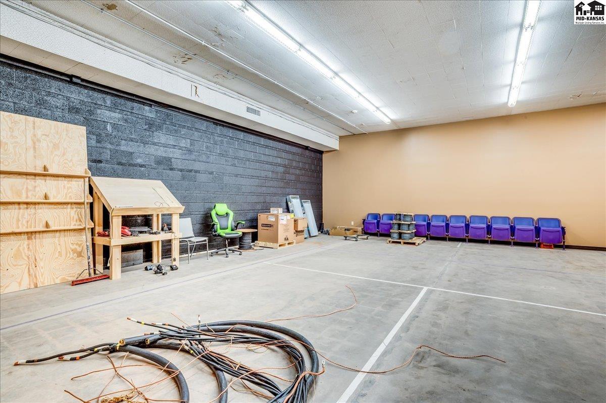 722 E 4th Avenue Hutchinson KS 67501