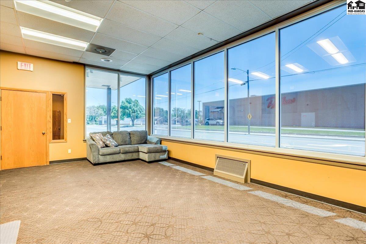 722 E 4th Avenue Hutchinson KS 67501