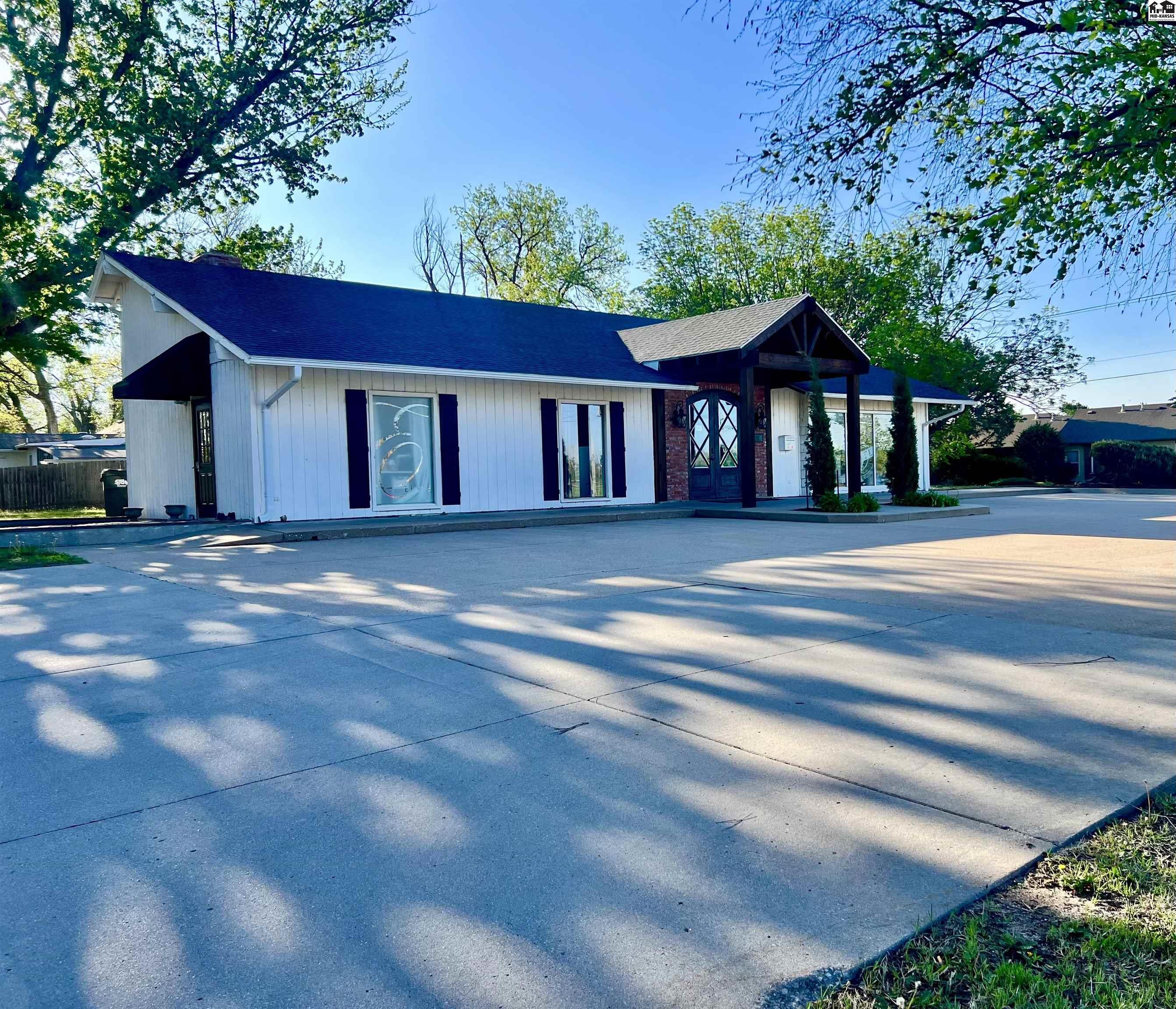2300 N Lorraine Street Hutchinson KS 67502