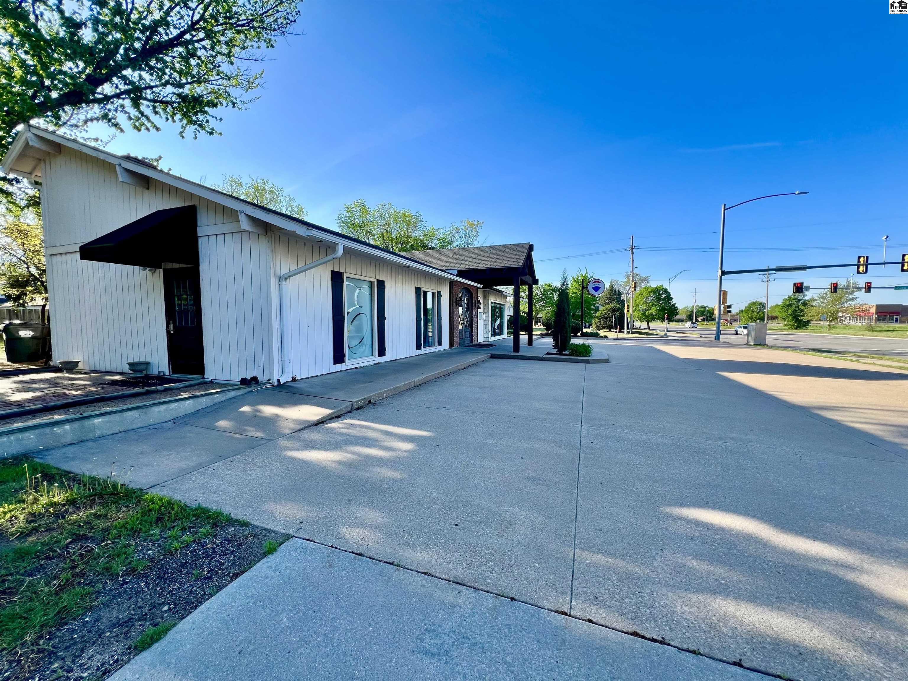 2300 N Lorraine Street Hutchinson KS 67502