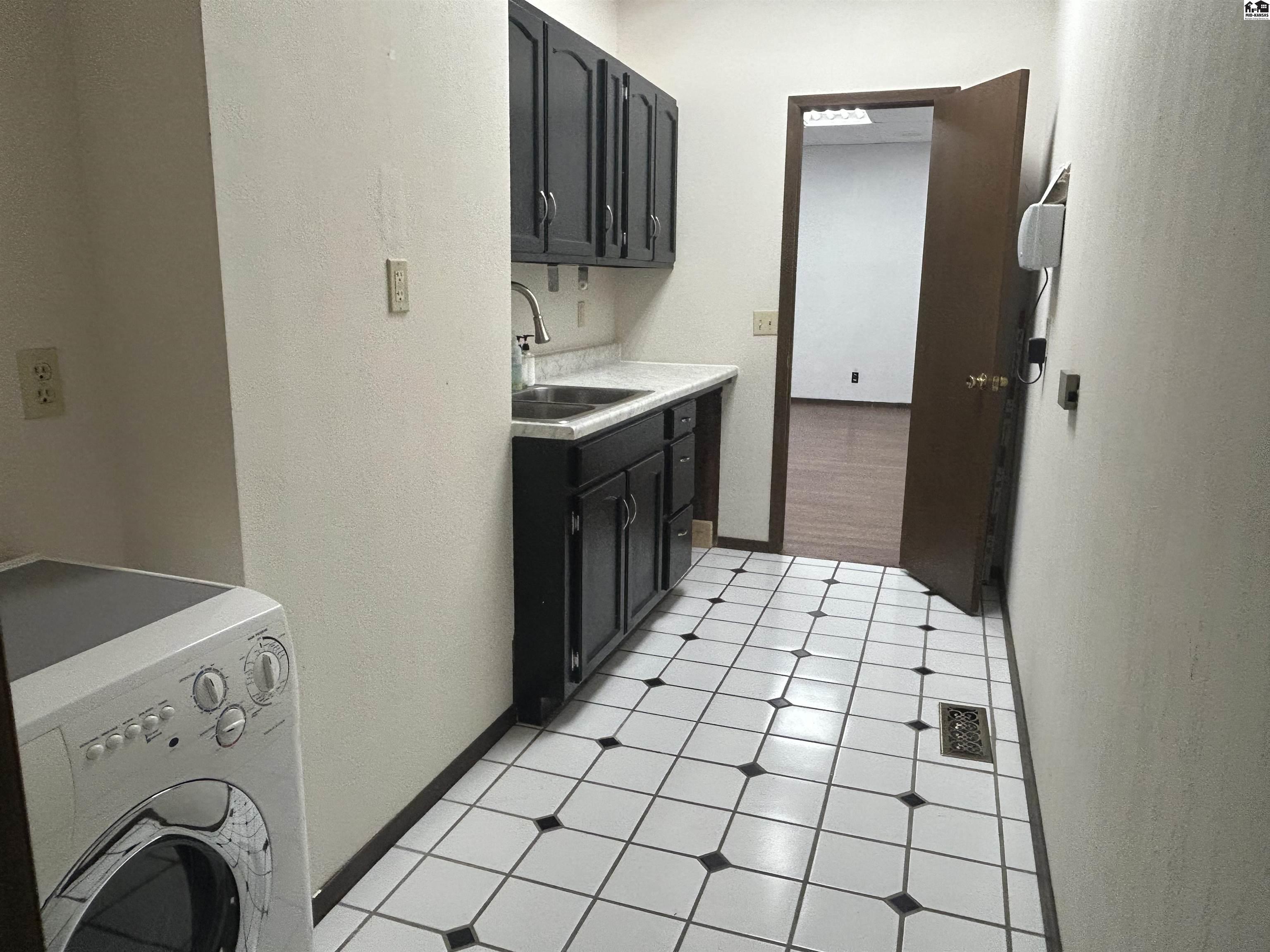 1011 N Main Street Hutchinson KS 67501