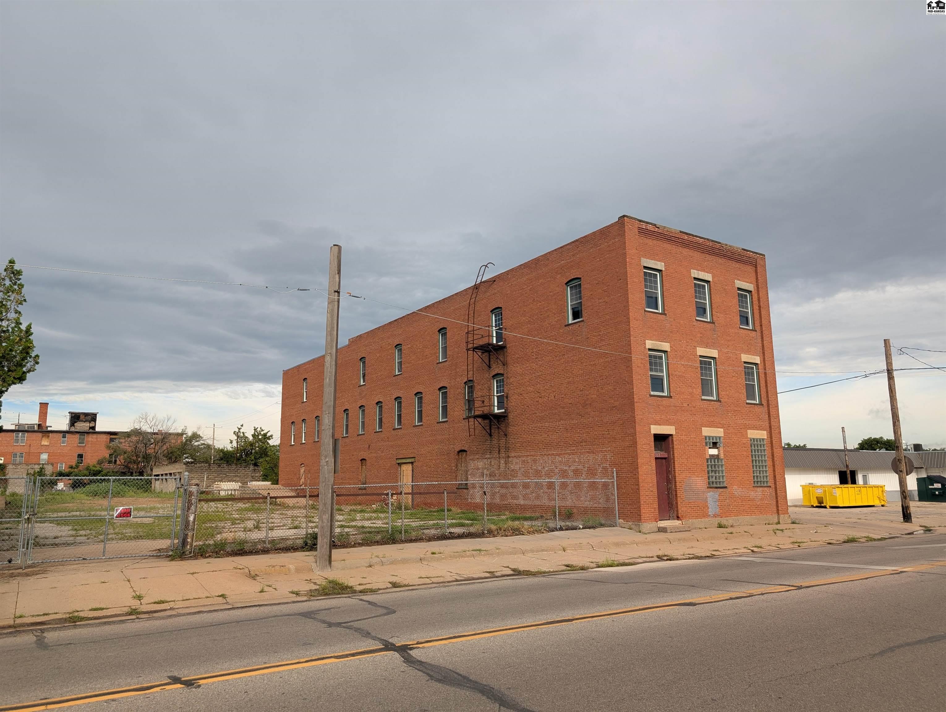 203 N Plum Street Hutchinson KS 67501