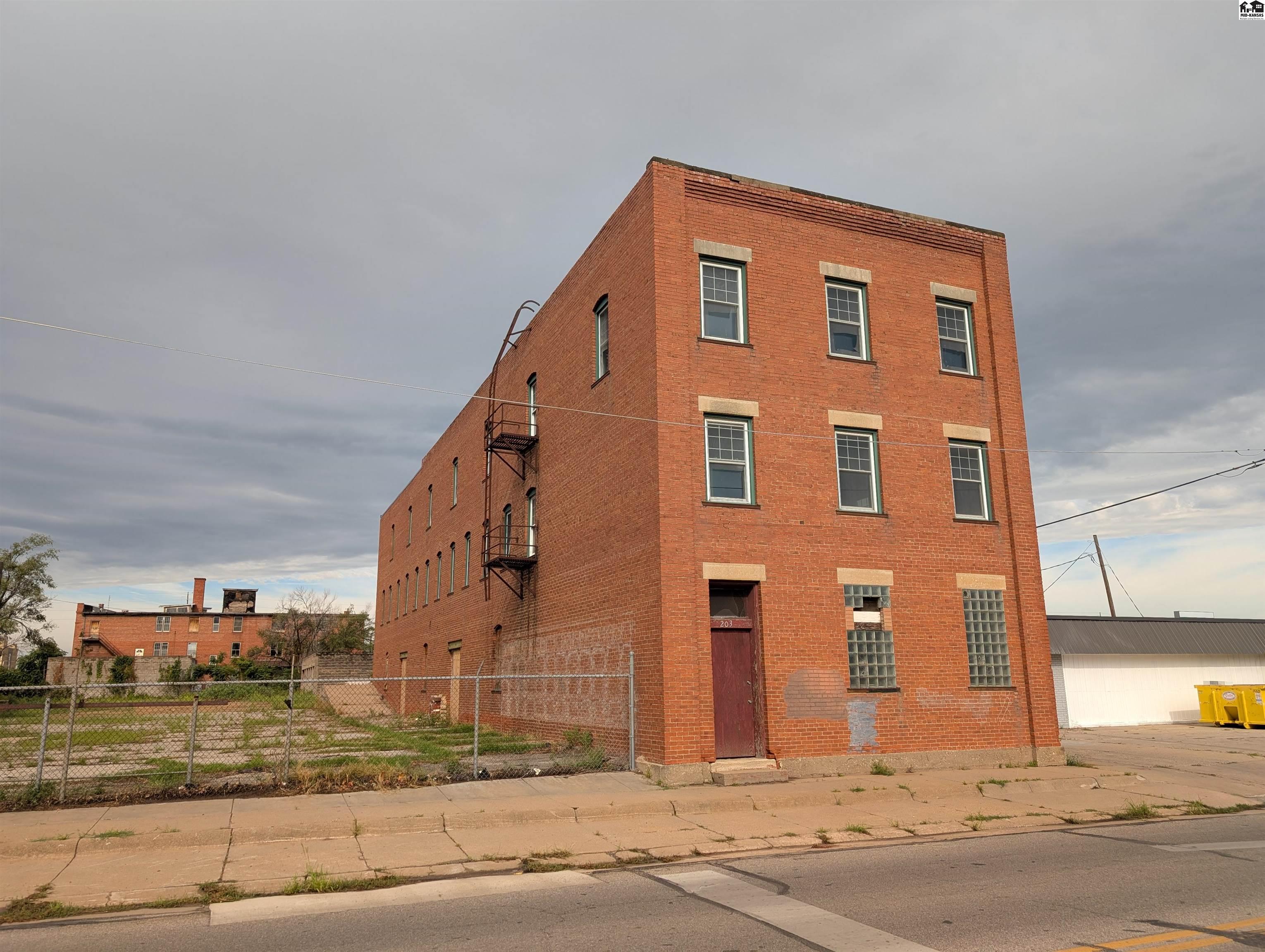 203 N Plum Street Hutchinson KS 67501