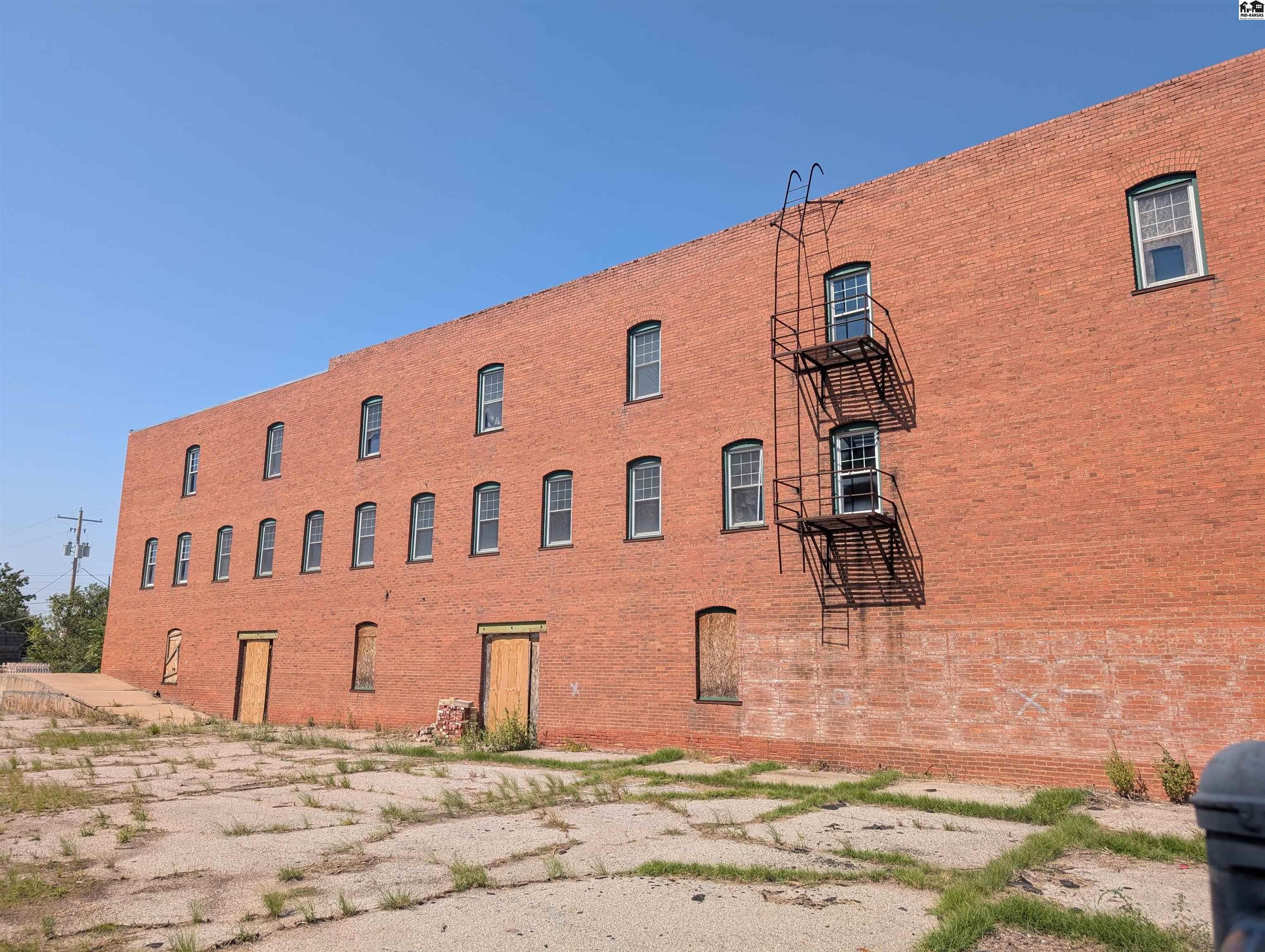 203 N Plum Street Hutchinson KS 67501