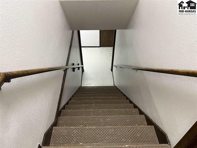 1319 E 17th Avenue Hutchinson KS 67501