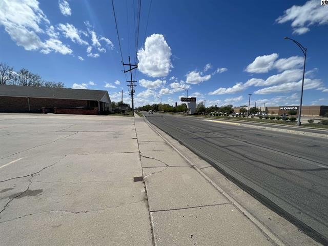 1319 E 17th Avenue Hutchinson KS 67501