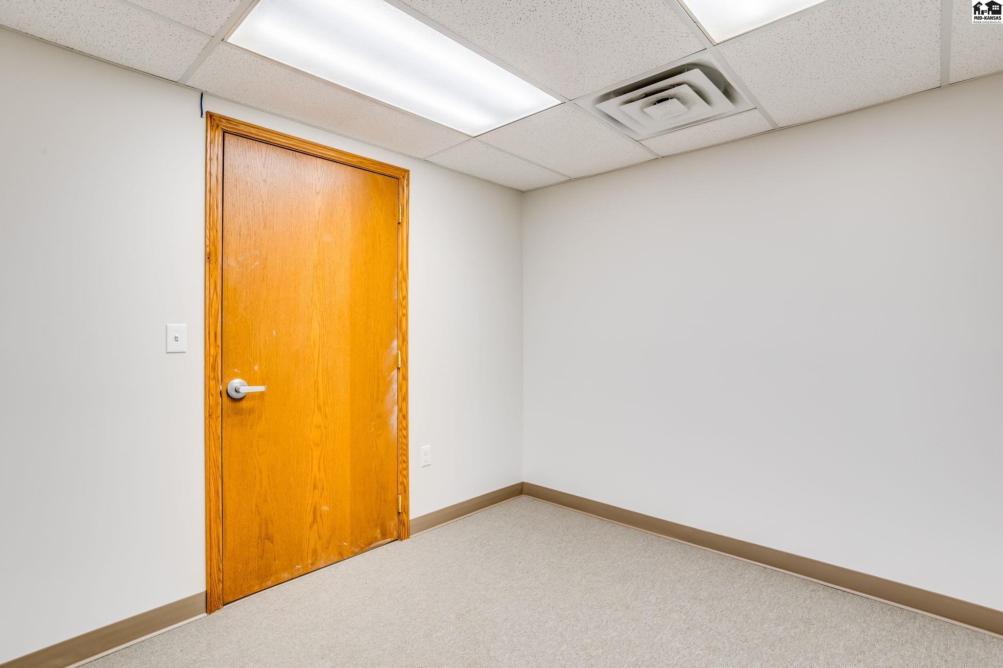 2021 E 4th Avenue Hutchinson KS 67501