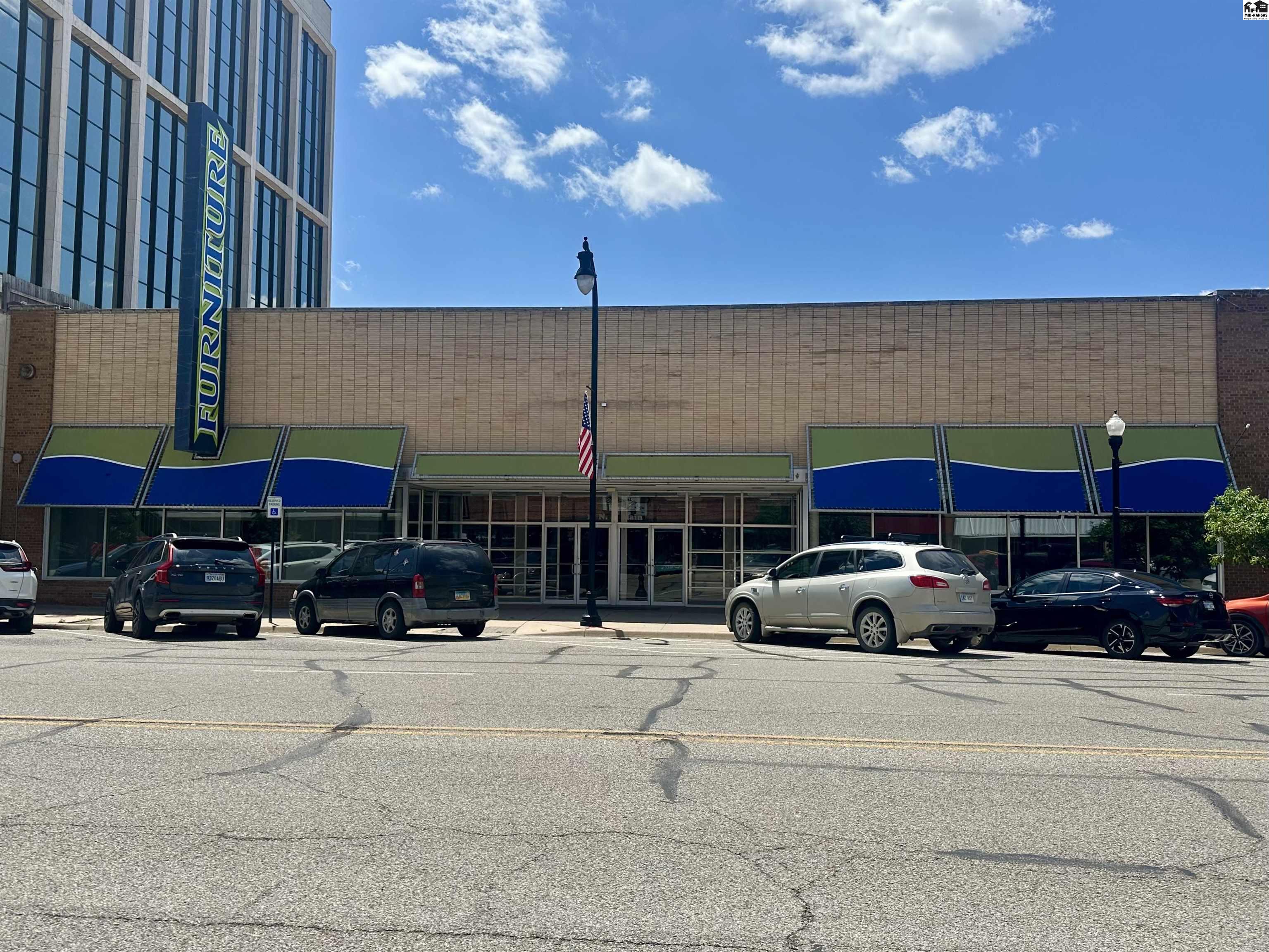 11 N Main Hutchinson KS 67501