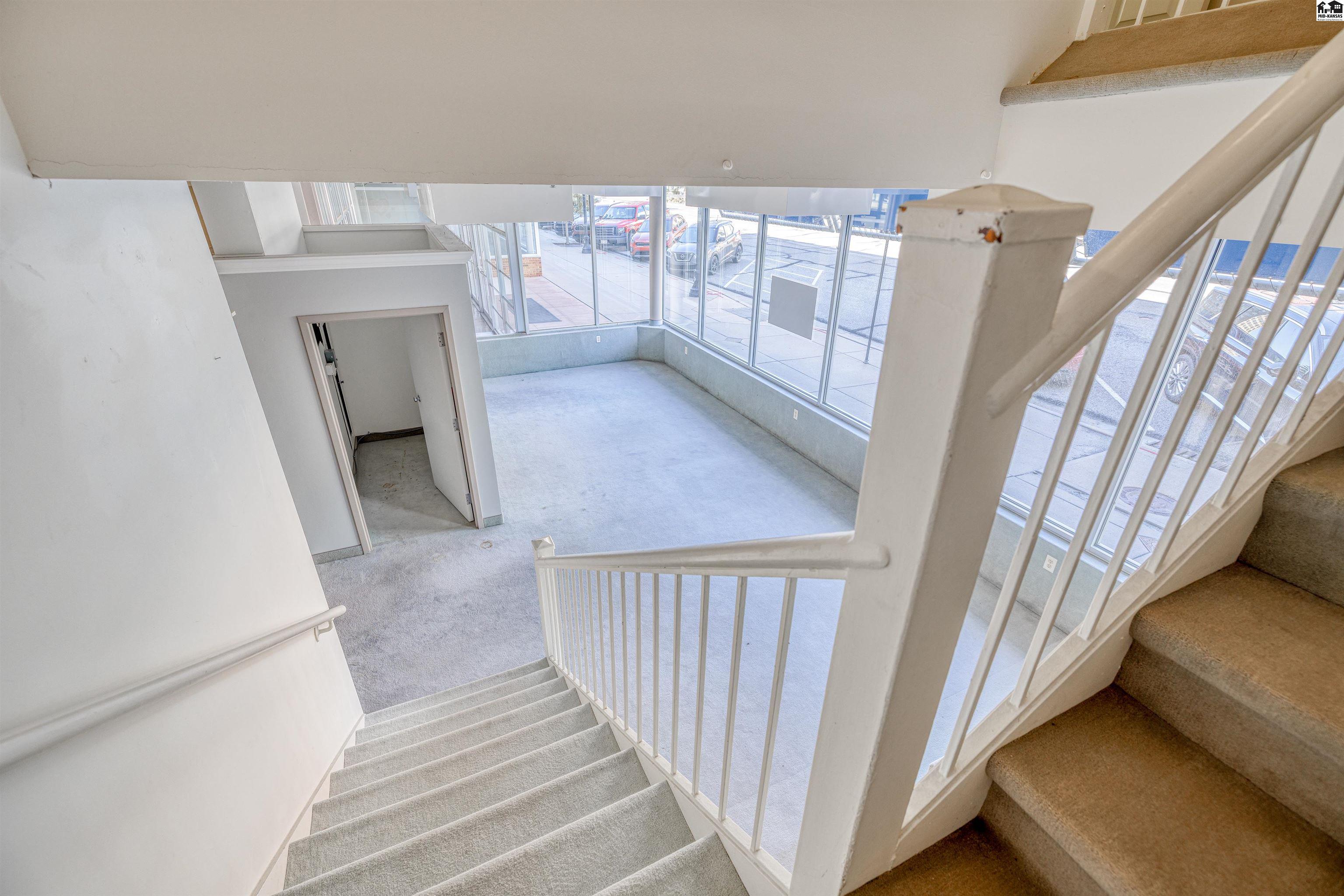 11 N Main Hutchinson KS 67501