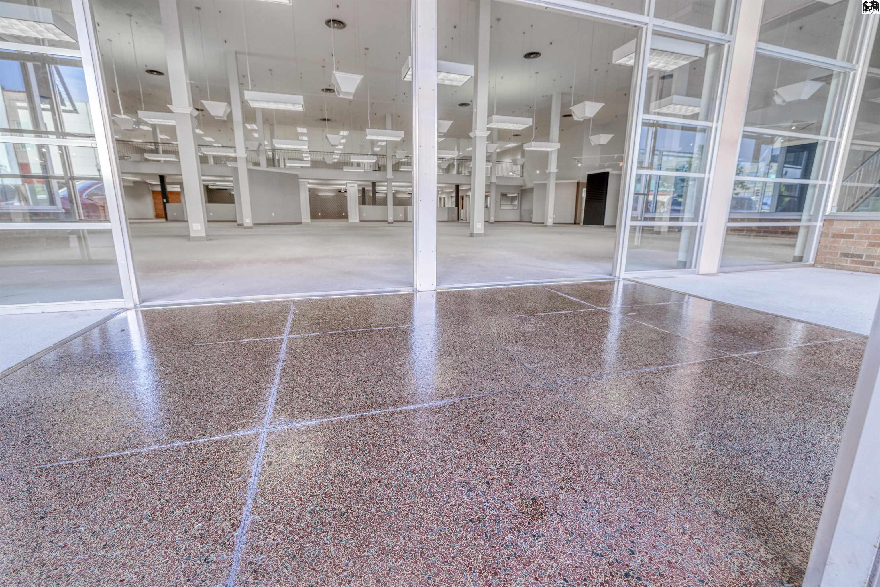 11 N Main Hutchinson KS 67501