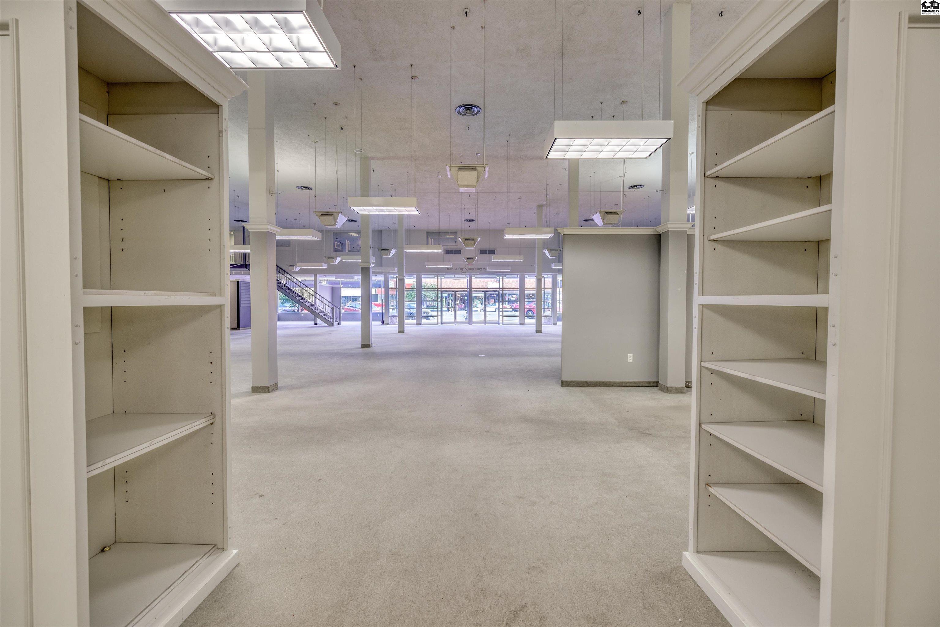 11 N Main Hutchinson KS 67501