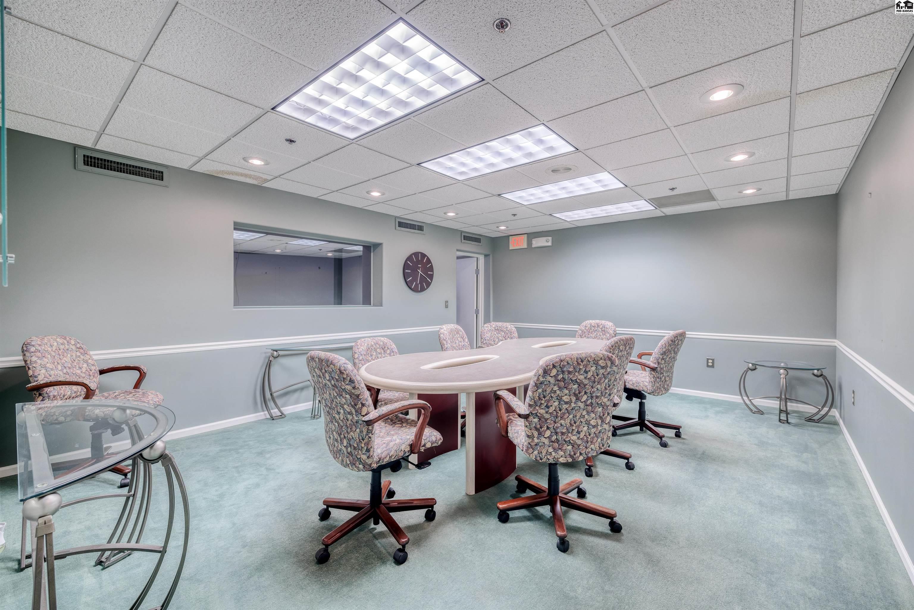 11 N Main Hutchinson KS 67501