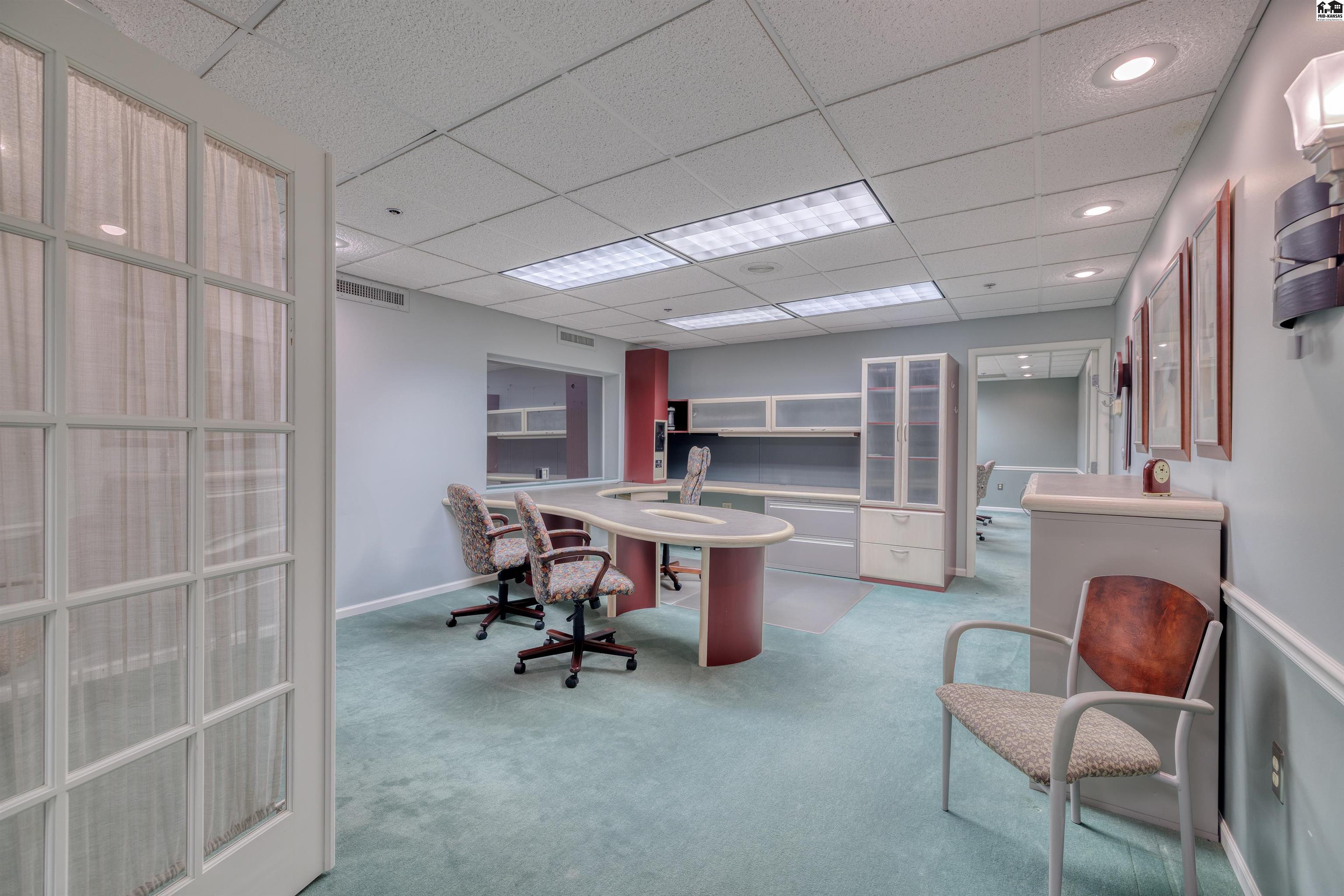 11 N Main Hutchinson KS 67501