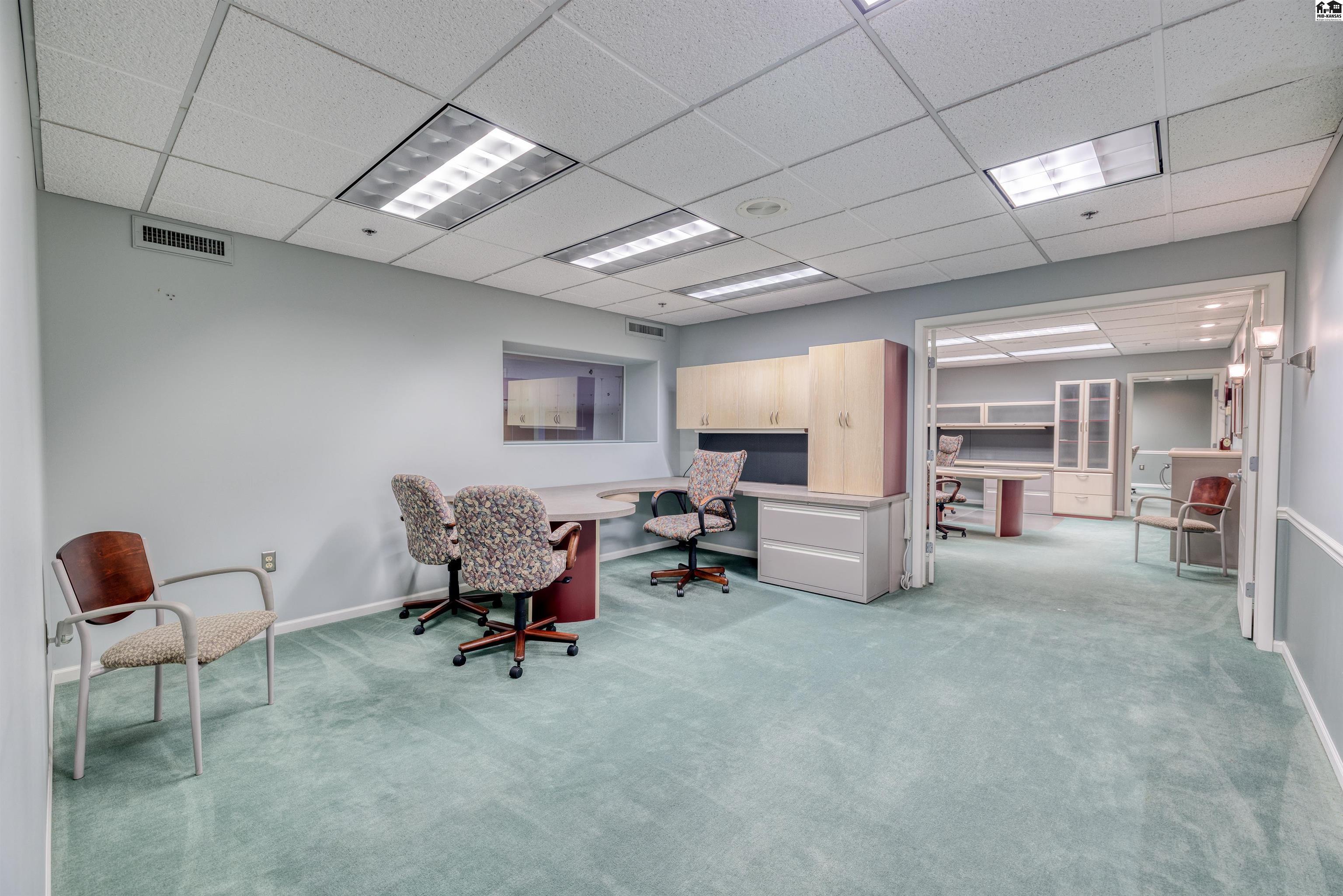 11 N Main Hutchinson KS 67501