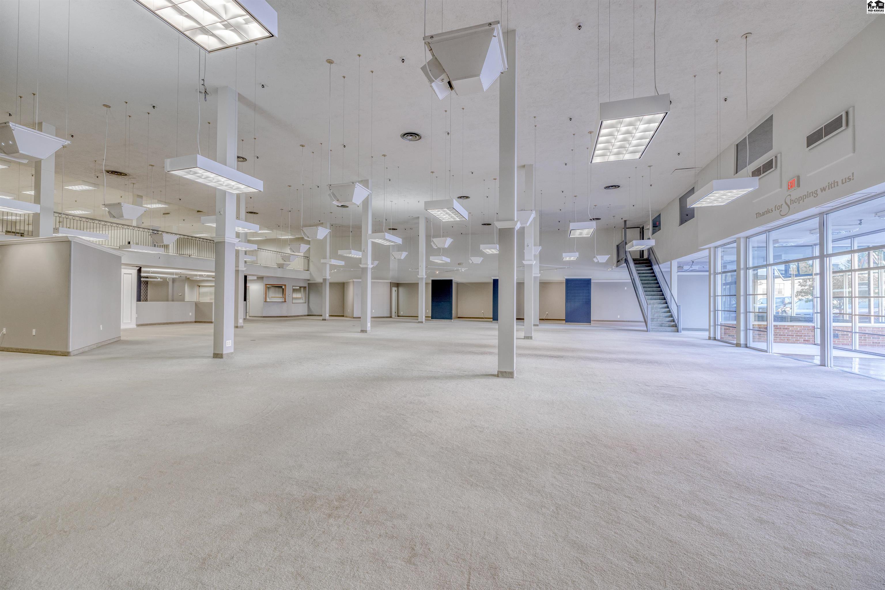 11 N Main Hutchinson KS 67501