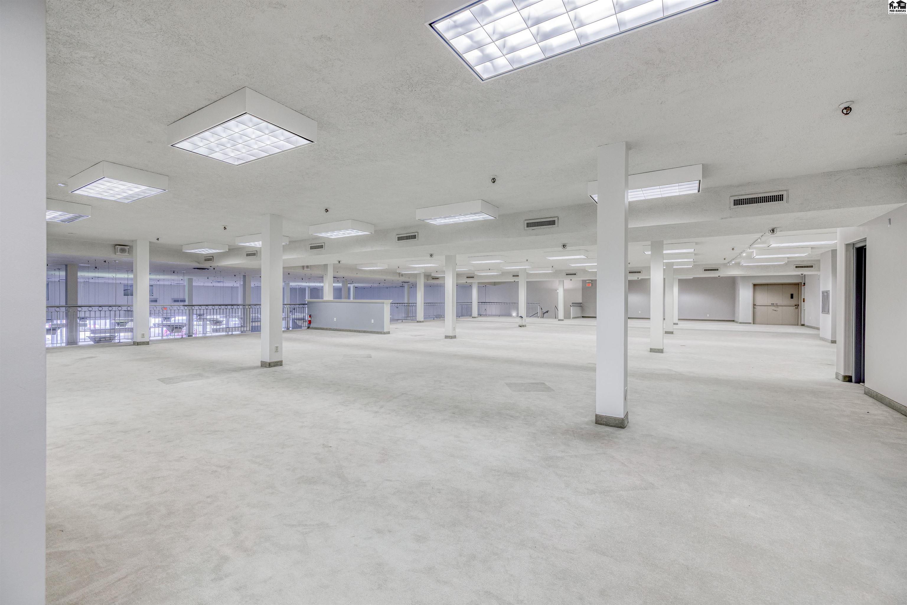 11 N Main Hutchinson KS 67501