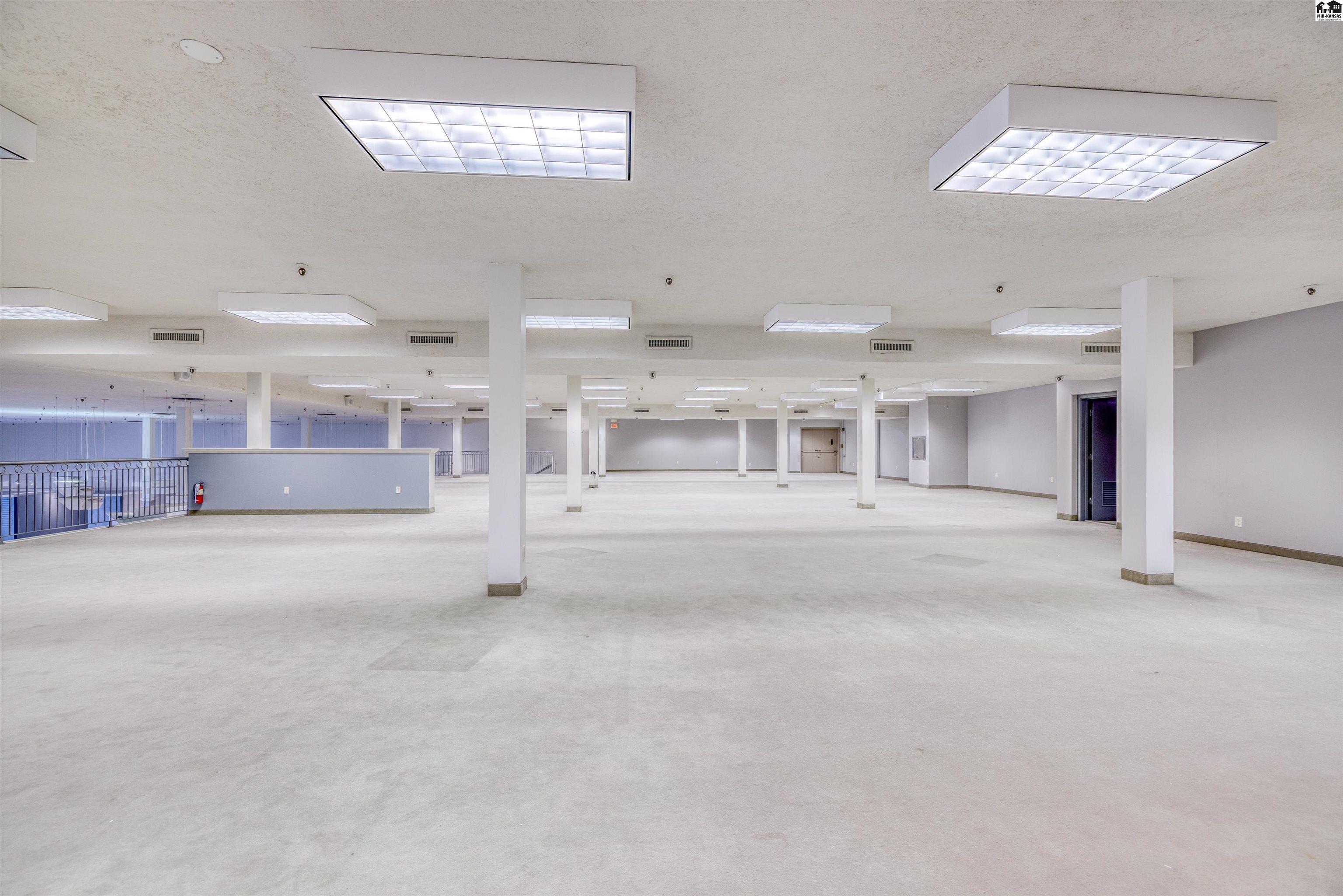 11 N Main Hutchinson KS 67501