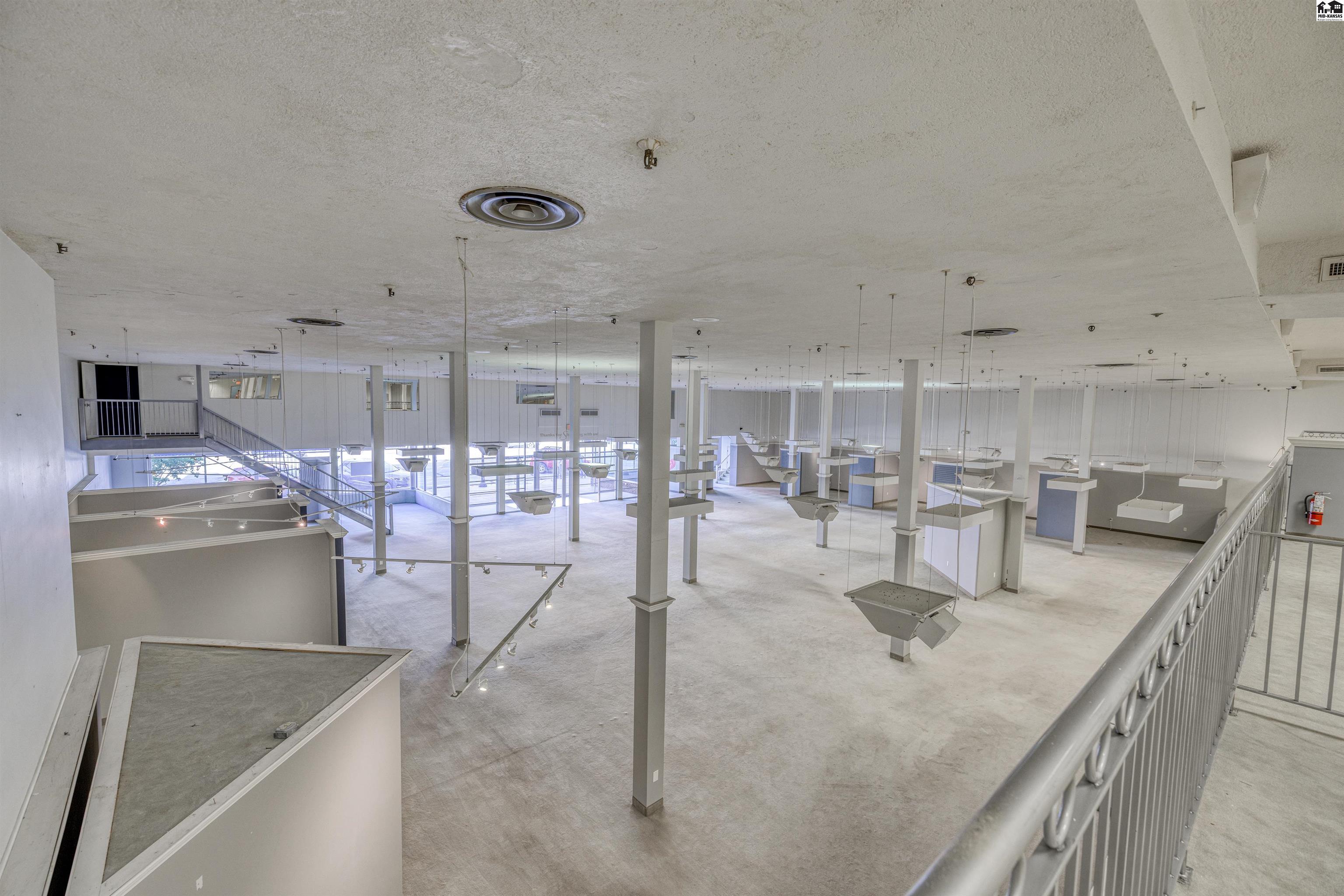 11 N Main Hutchinson KS 67501