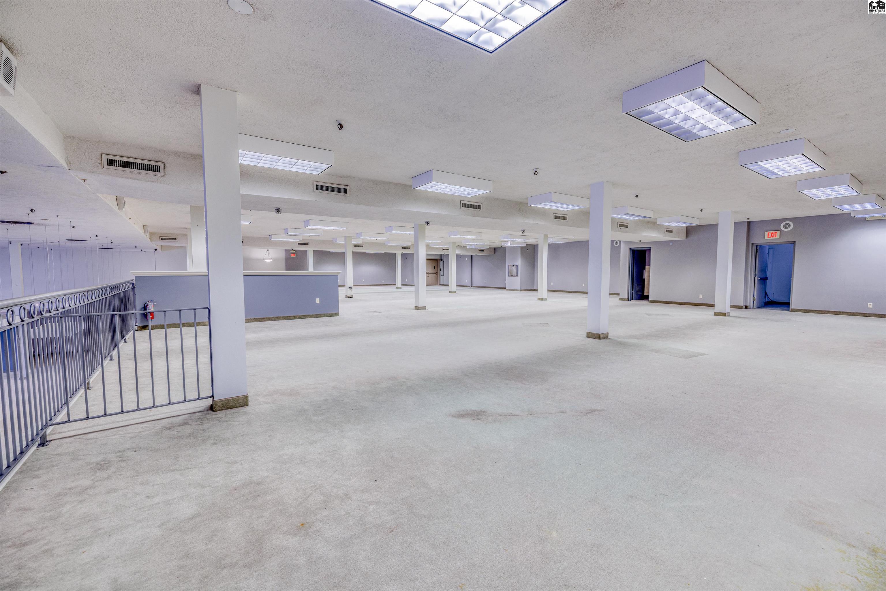 11 N Main Hutchinson KS 67501