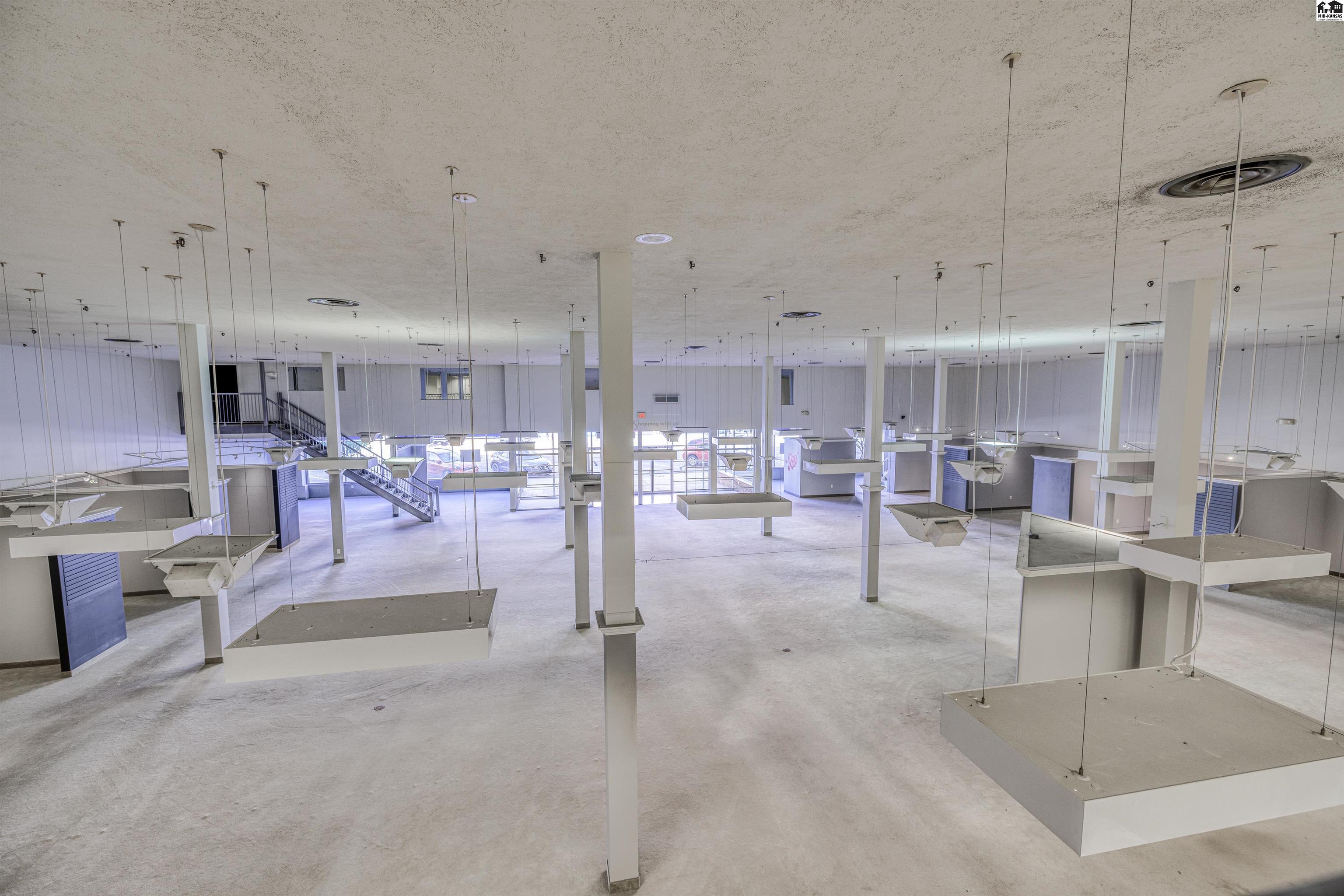 11 N Main Hutchinson KS 67501