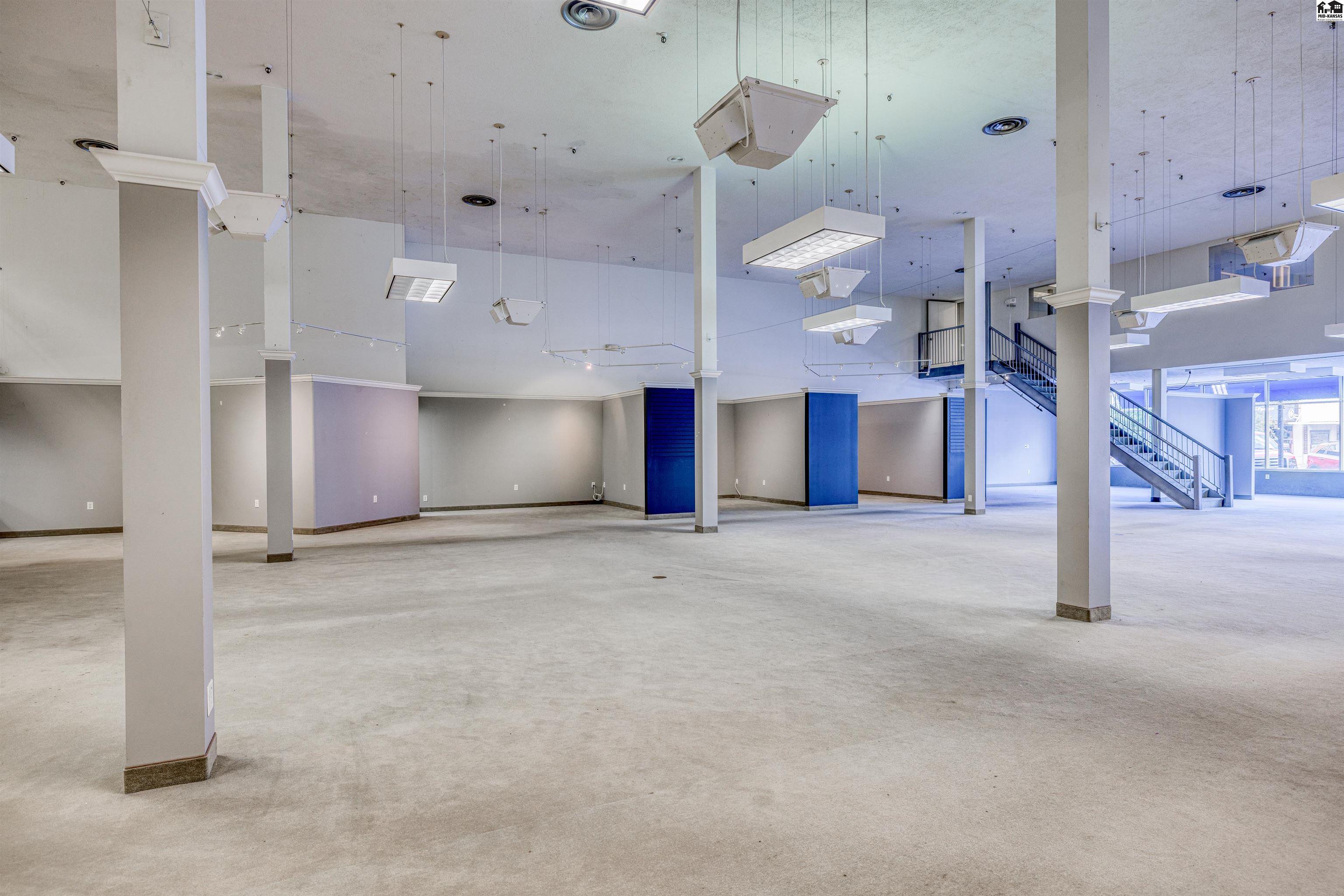 11 N Main Hutchinson KS 67501